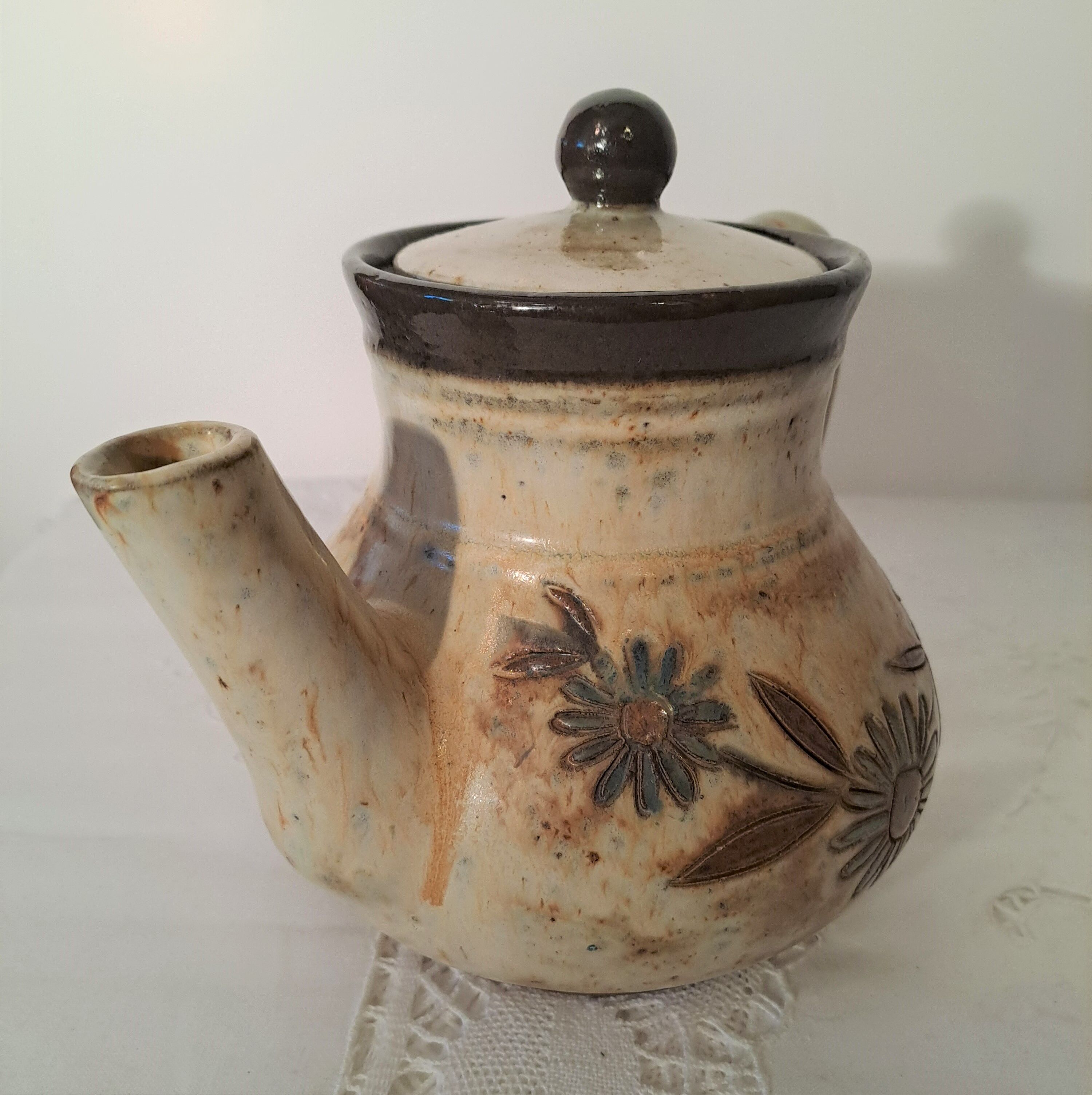 Teapot in Bouffioulx stoneware