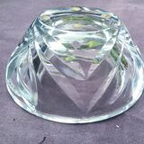 Empty pocket in Ile de France crystal