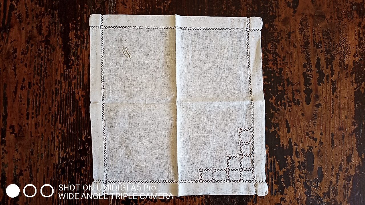 Antique table linen - monogrammed d (or a)