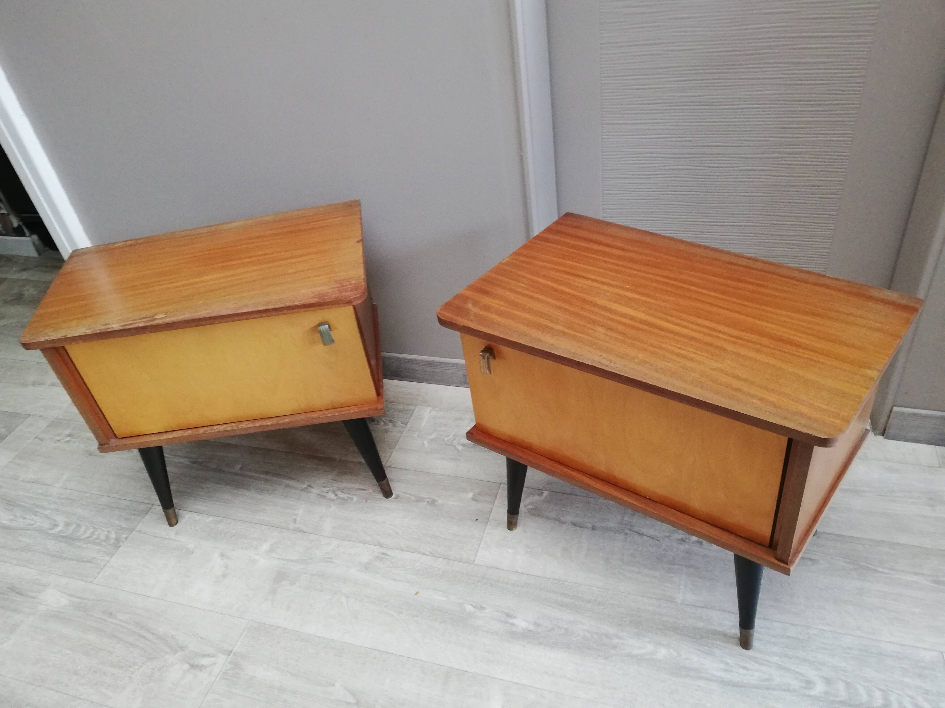 Set of 2 bedside tables
