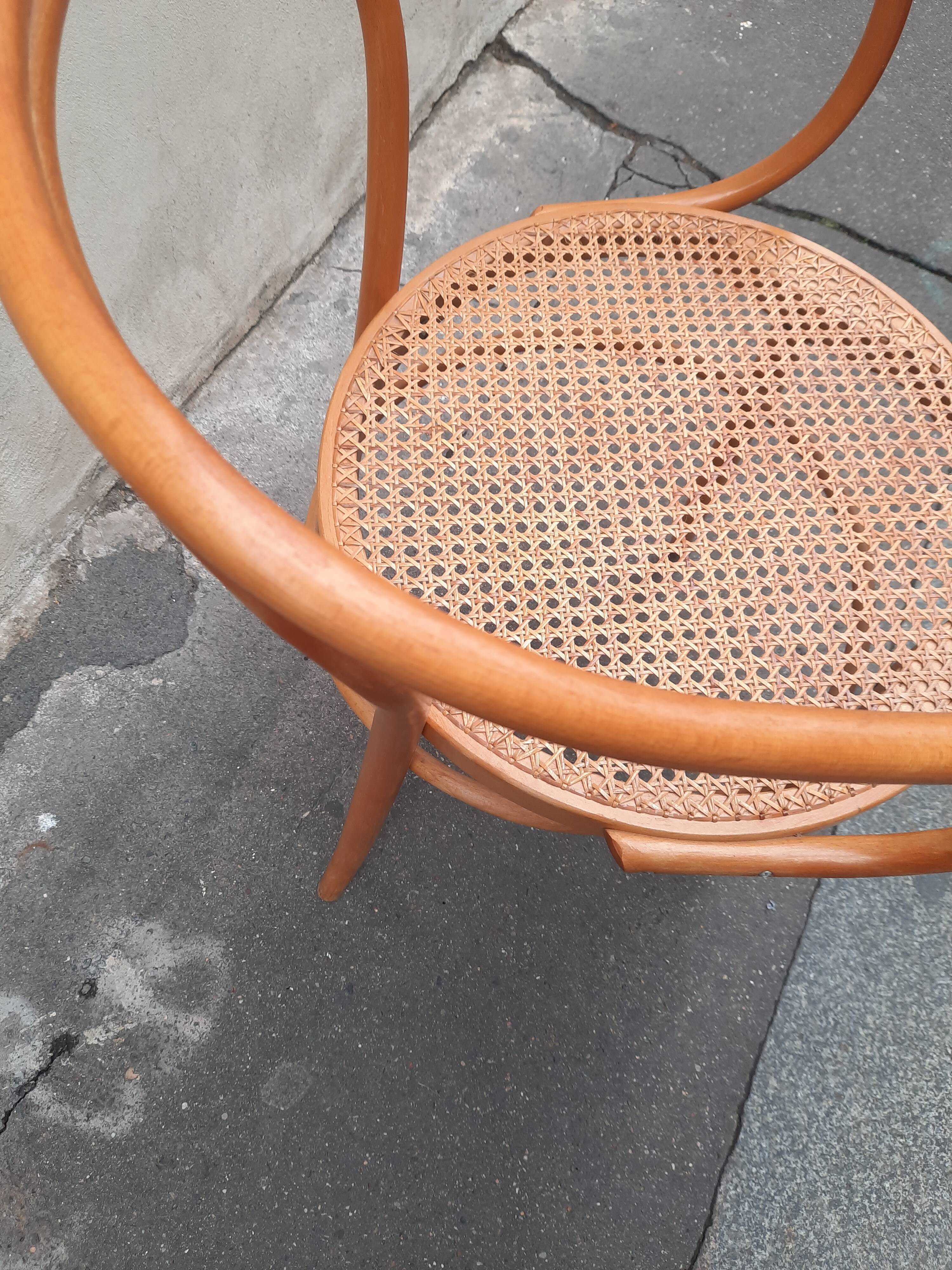 Chair Thonet says Le Corbusier