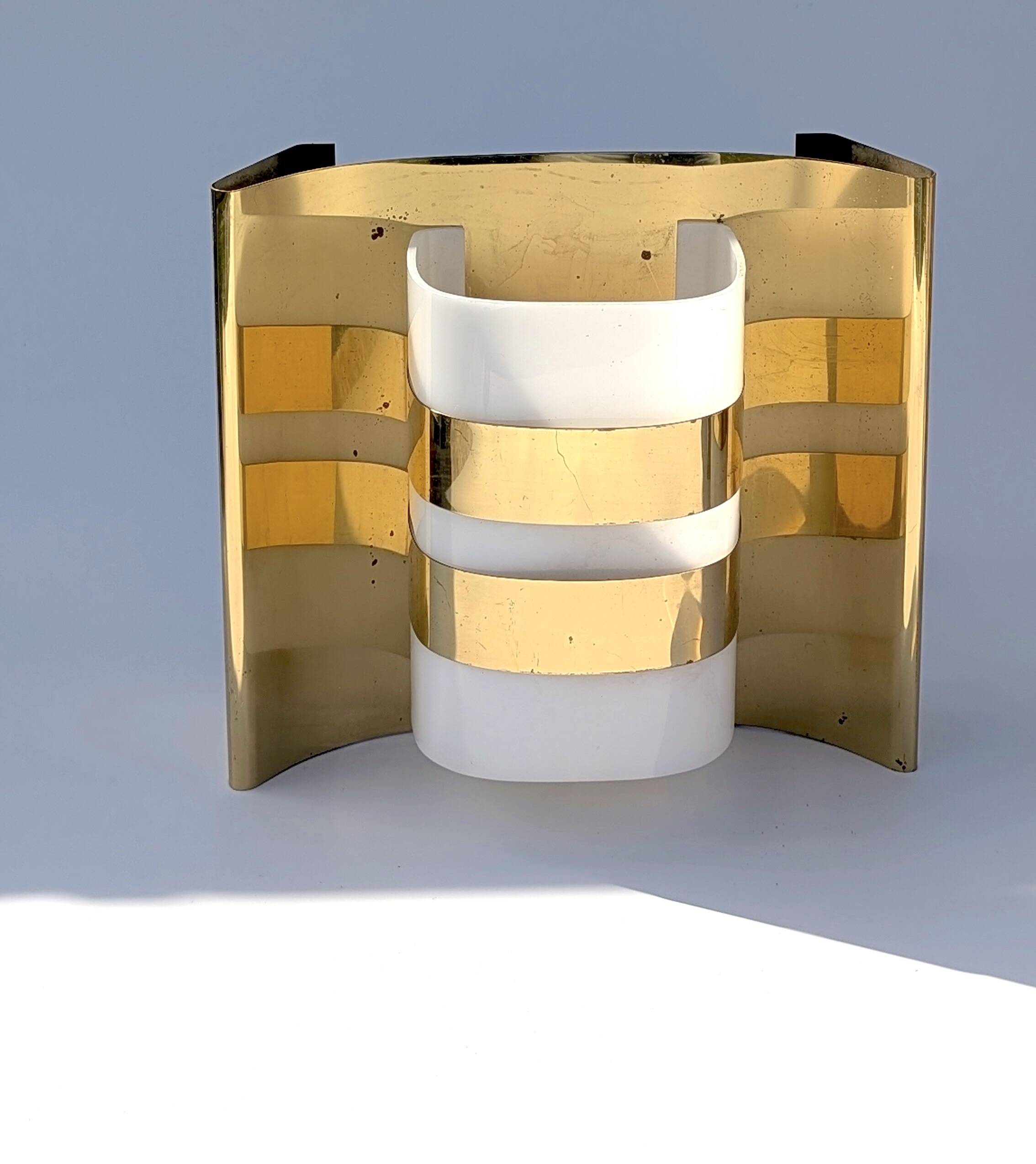 Pair of Hans-Agne Jakobsson V334/1 wall lamps in brass and opaline plastic