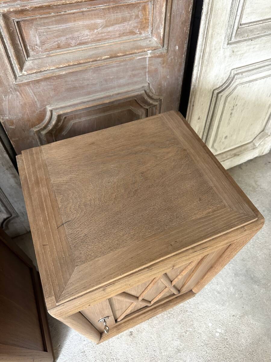 Pair of Art Deco bedside tables in oak