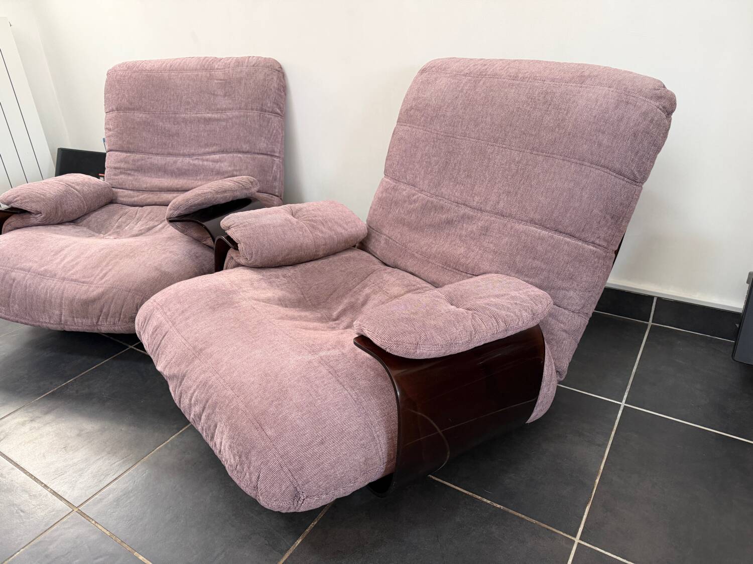 Pair of armchairs / lounge chairs Marsala Ligne Roset