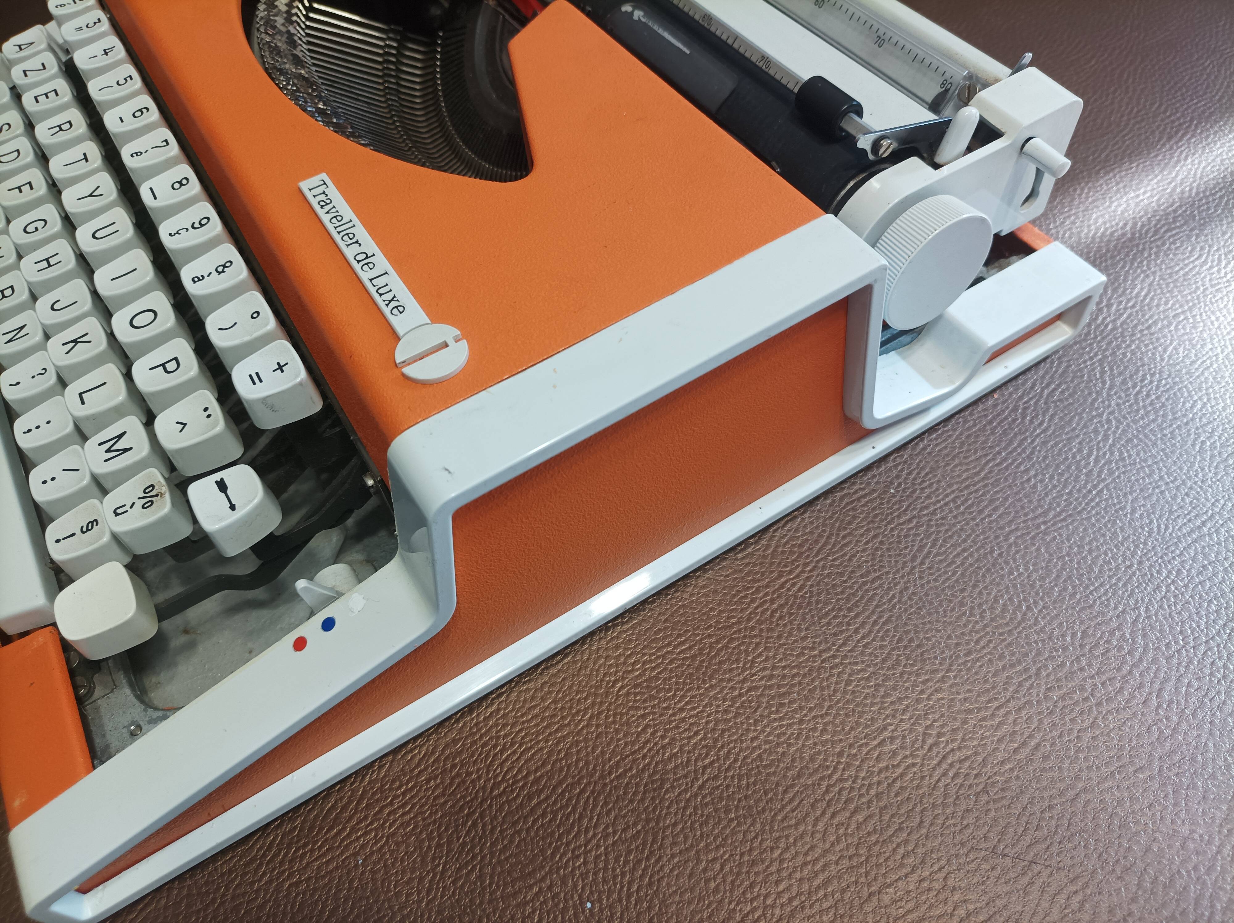 Olympia traveller orange luxury typewriter