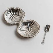 Elegant silver-tone Italian vintage 1960s shell-shaped sugar bowl with spoon