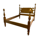 Column bed frame