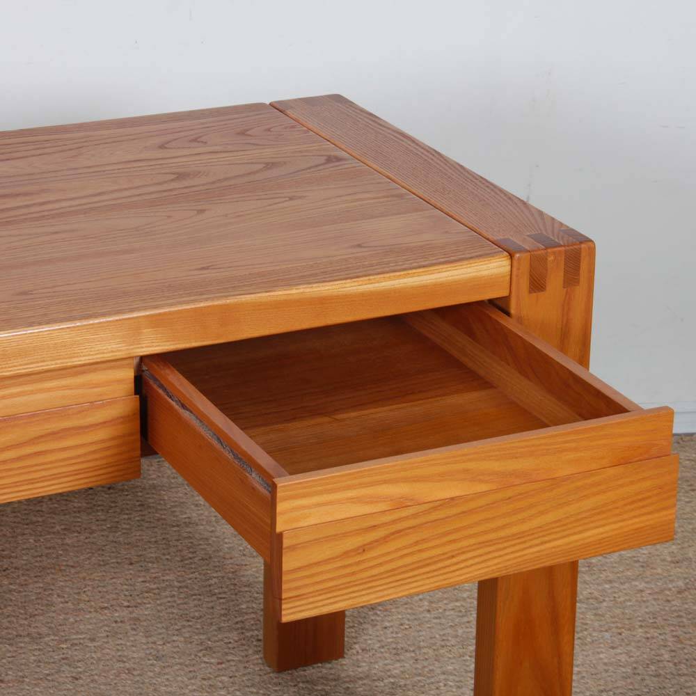 Bureau en orme édité par Maison Regain, 1980