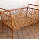 Lit d'enfant en rotin vintage
