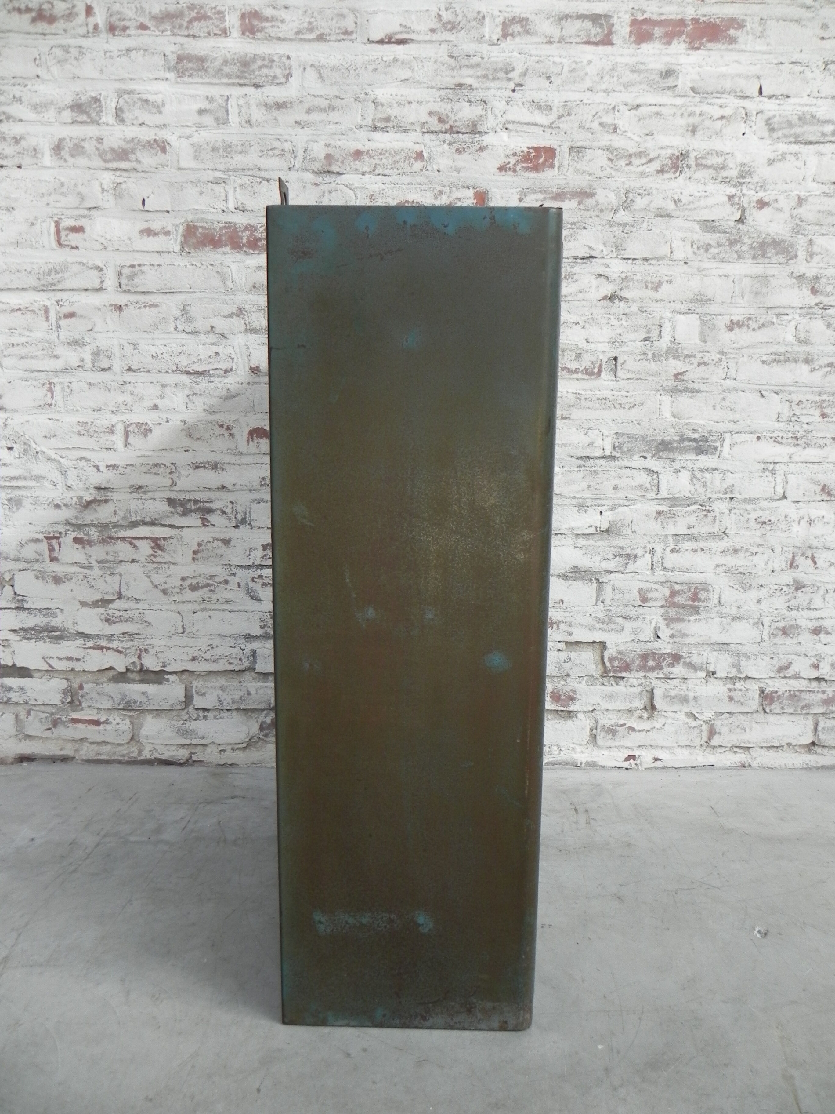 Industrial steel tool cabinet, hanging model, HR and Co