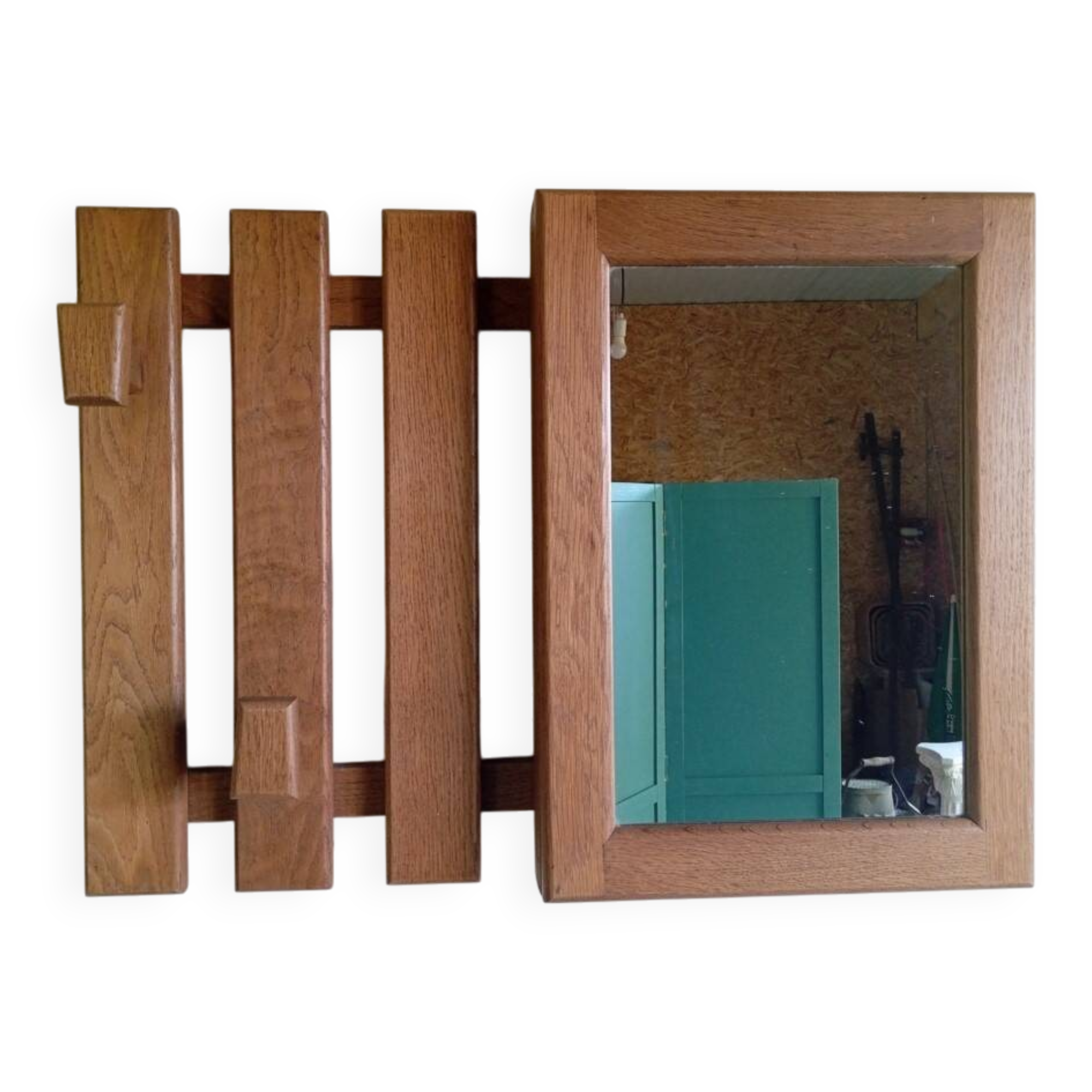 Wall-mounted wardrobe in solid oak