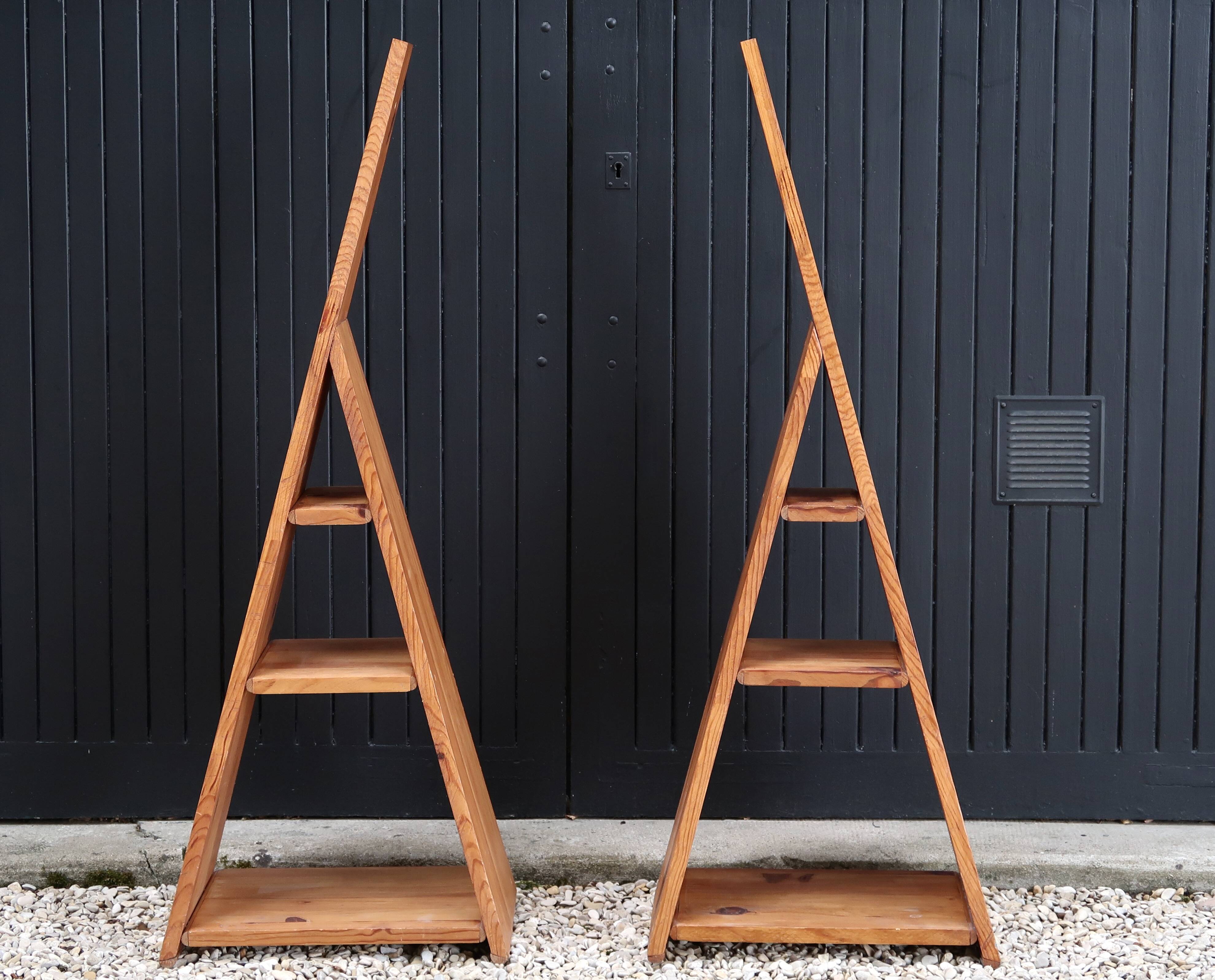 Etagère bibliothèque ou chevet en bois de pin, années 70