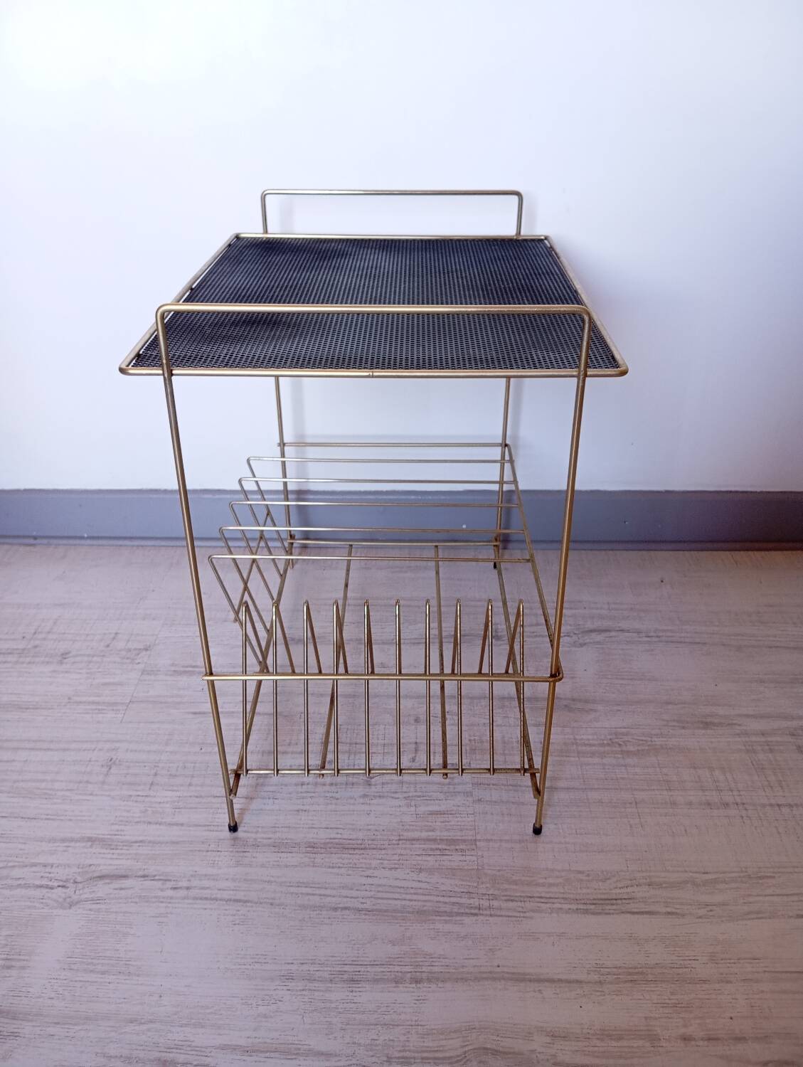 Vinyl storage table