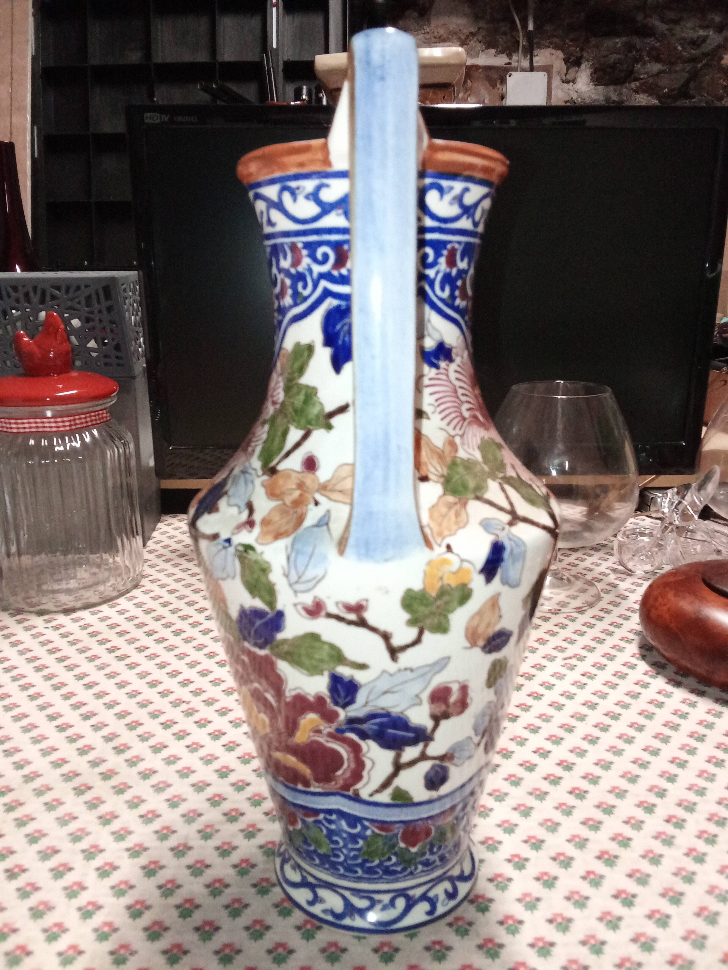 Superb Gien amphora vase with peonies (period 1960 - 1971)