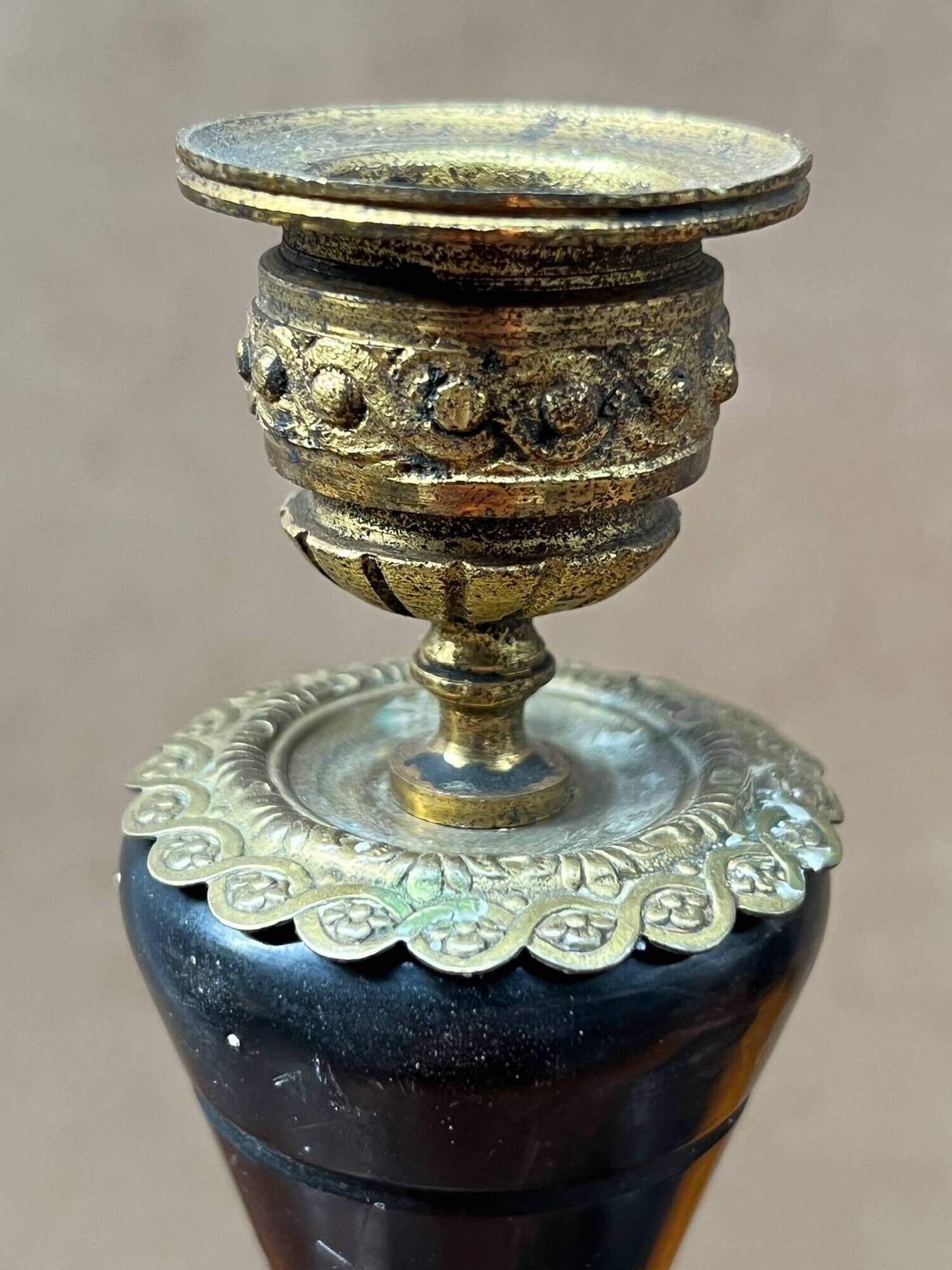 Pair of Napoleon III candlesticks. Bicolour marble, gilded bronze.