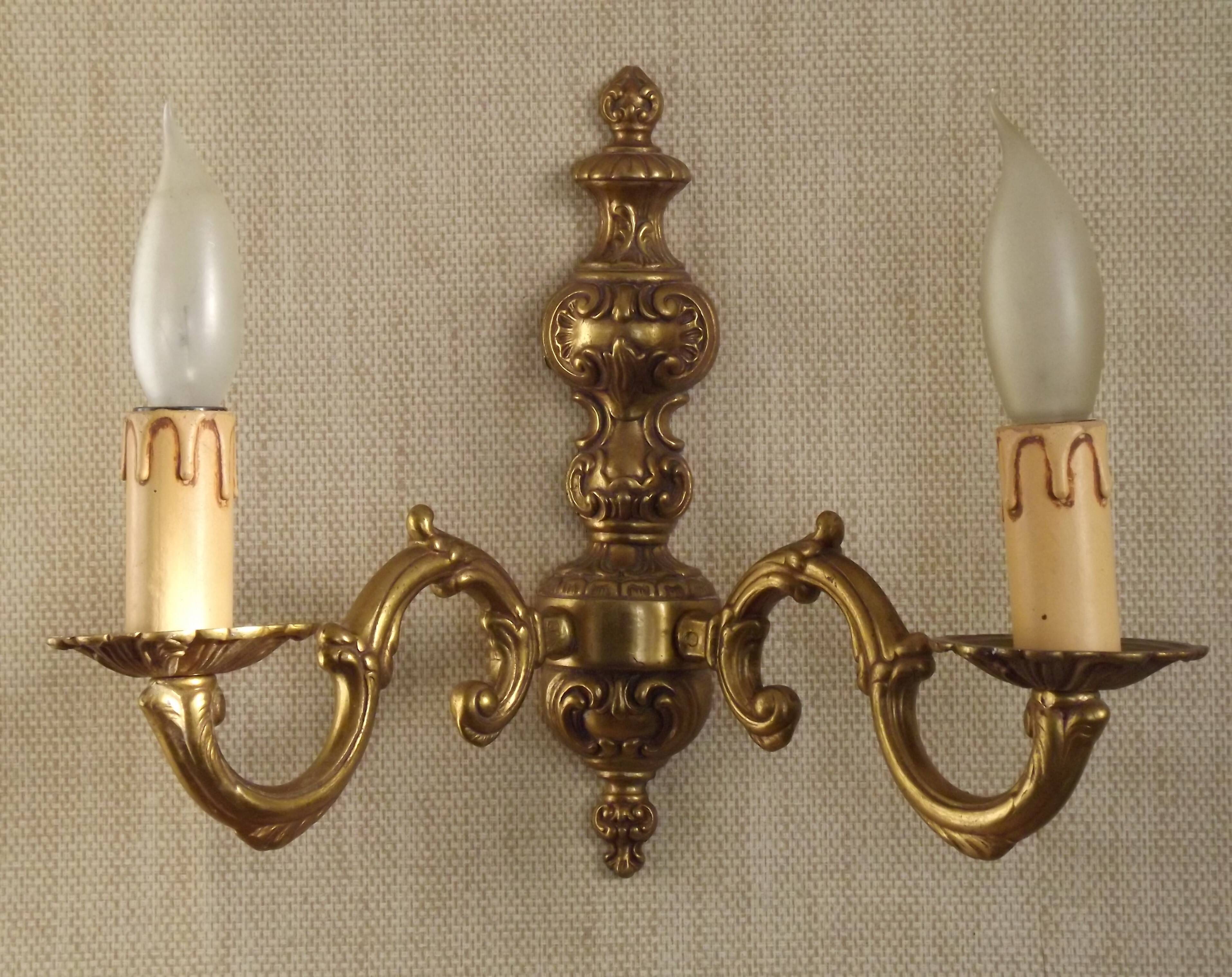 Double bronze wall light, vintage French traditional style, scrolled arms 5097.