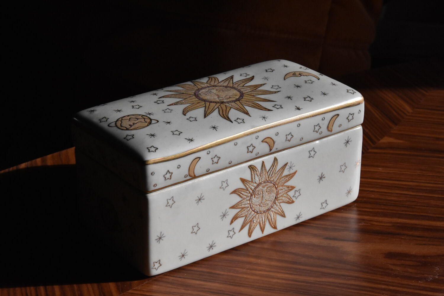 Astral decoration ceramic box