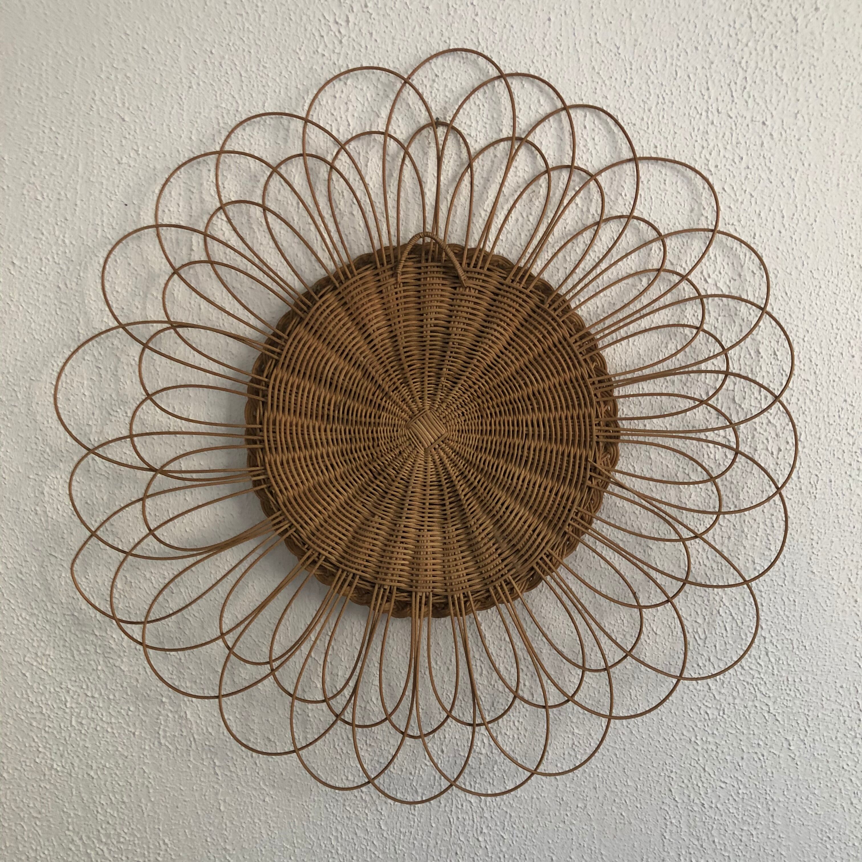 Large vintage 1960 mirror sun rattan flower - 67 cm