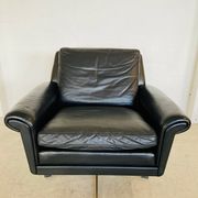 Vintage Danish mid-century leather lounge chair in black leather by G. Thams 1975