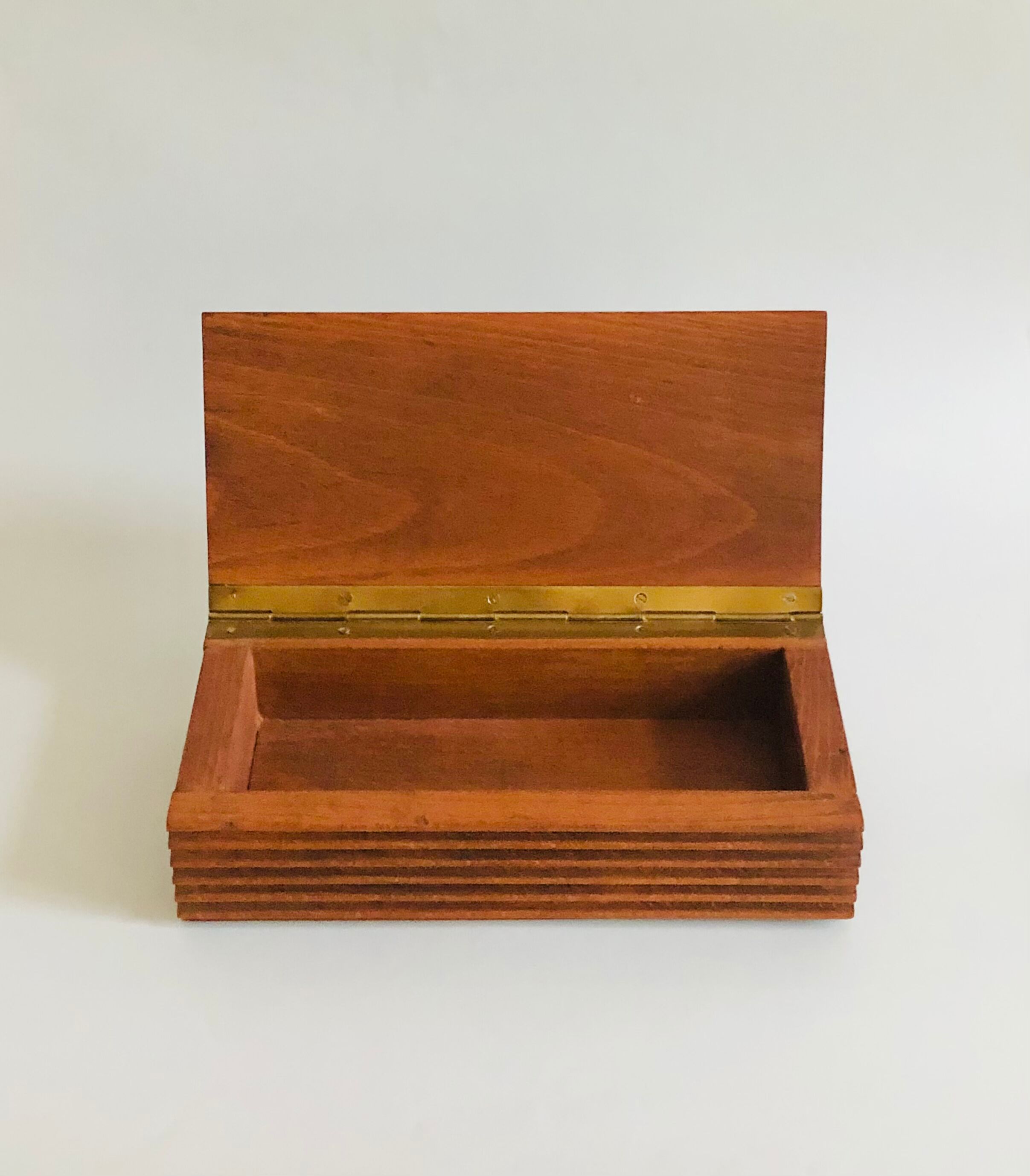 Boîte en bois faite main L25cm
