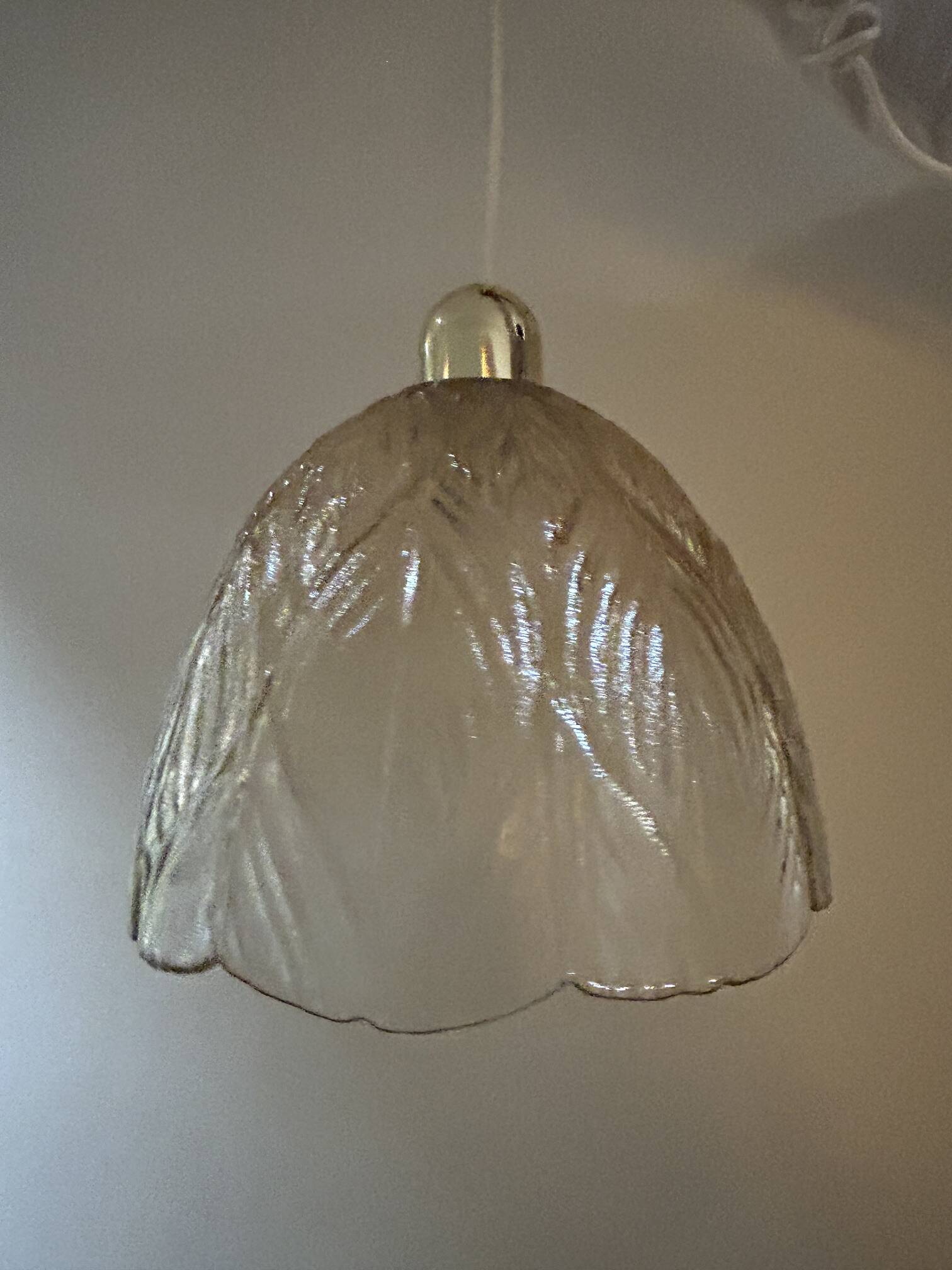 suspension feuille  en verre irisé Peill & Pultzer