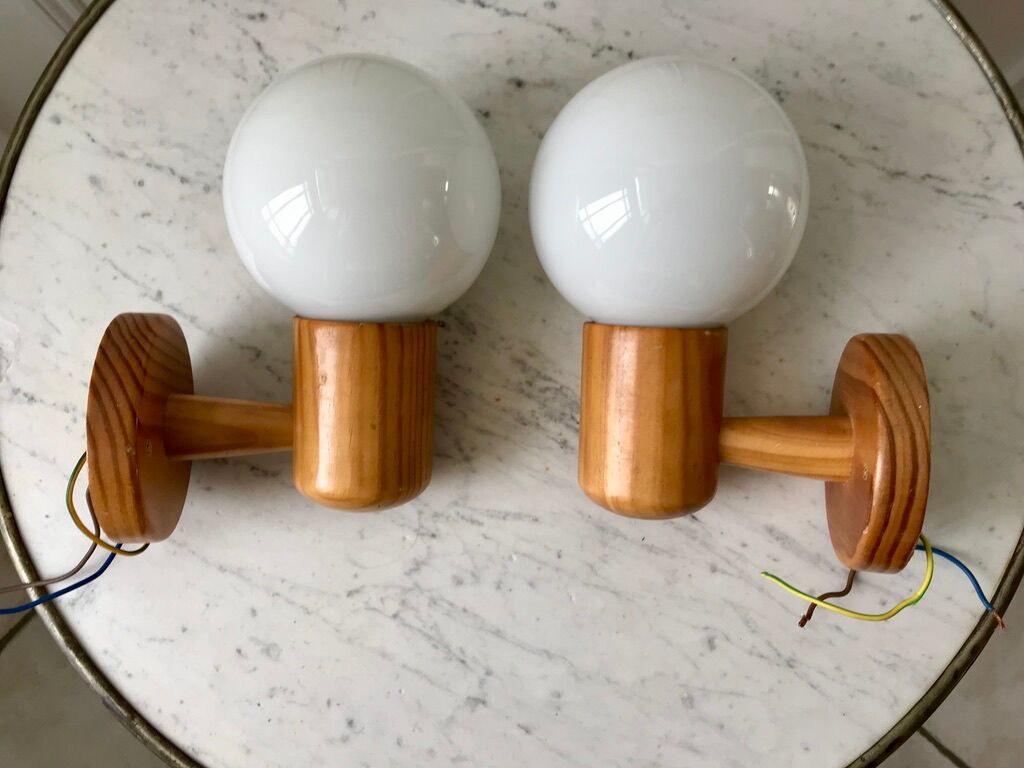Pair of opline sconces and blond wood pine desgin years 60-70