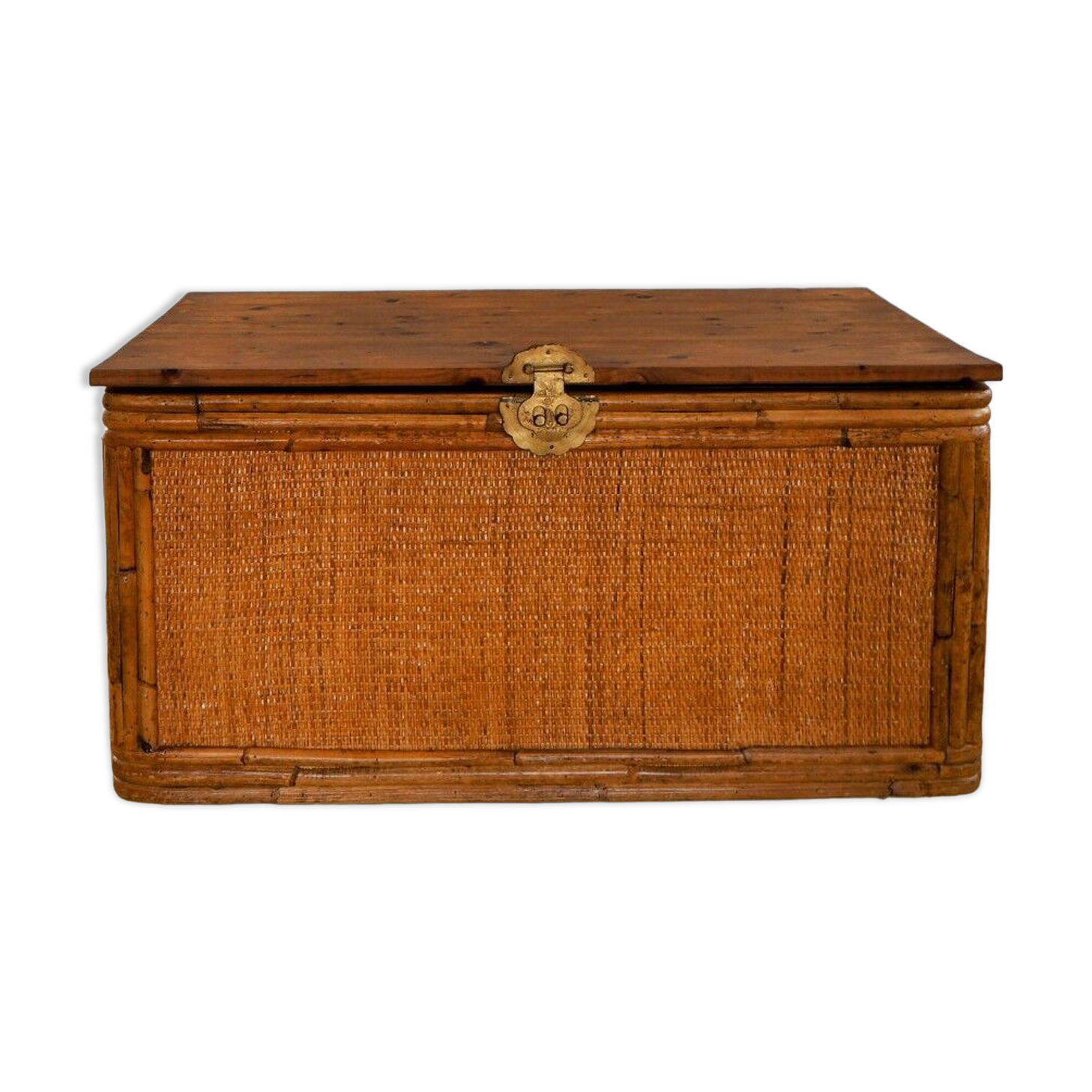 Vintage rattan chest