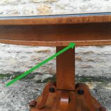 Oval pedestal table