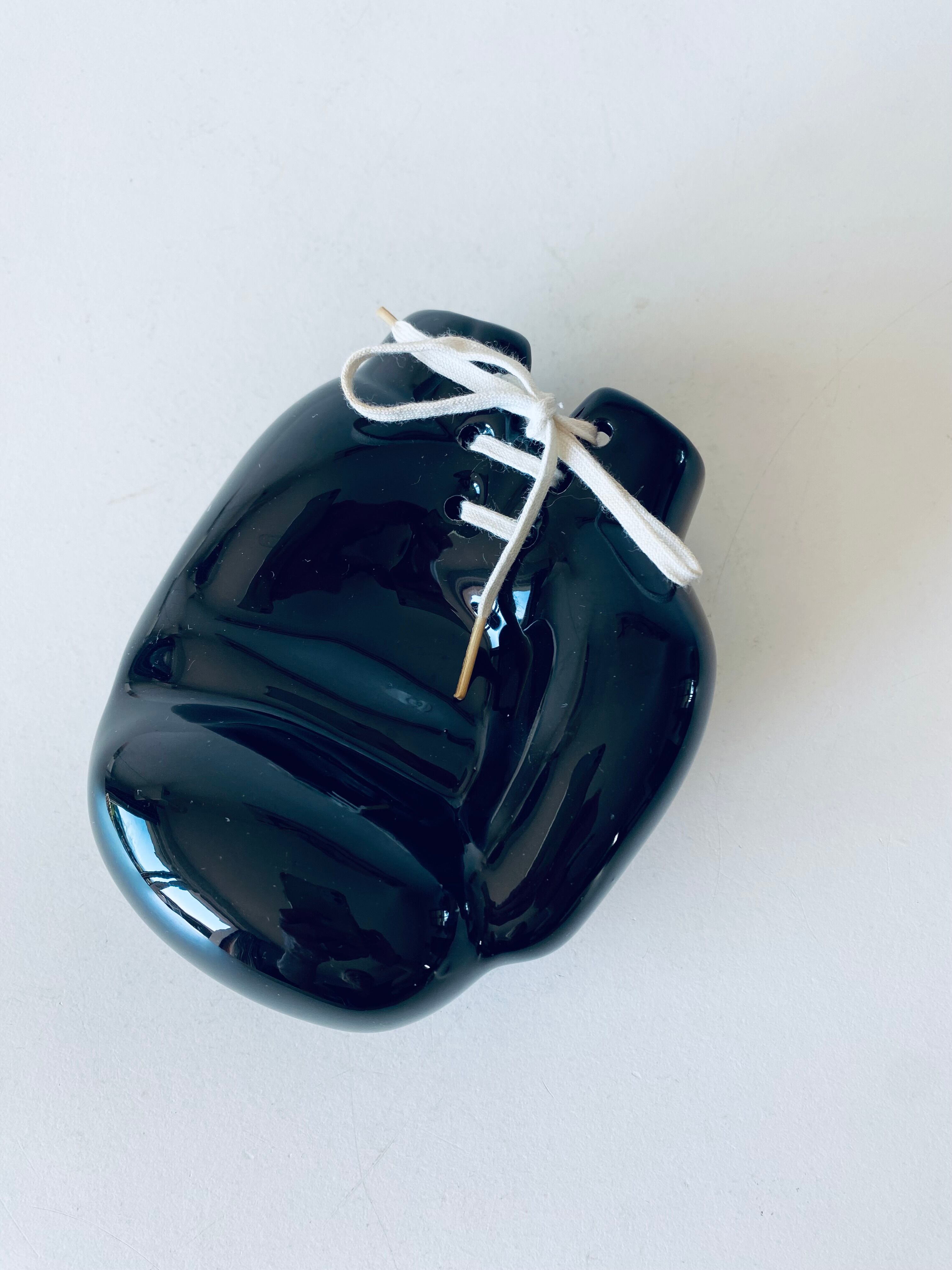 Empty pocket ceramic boxing glove