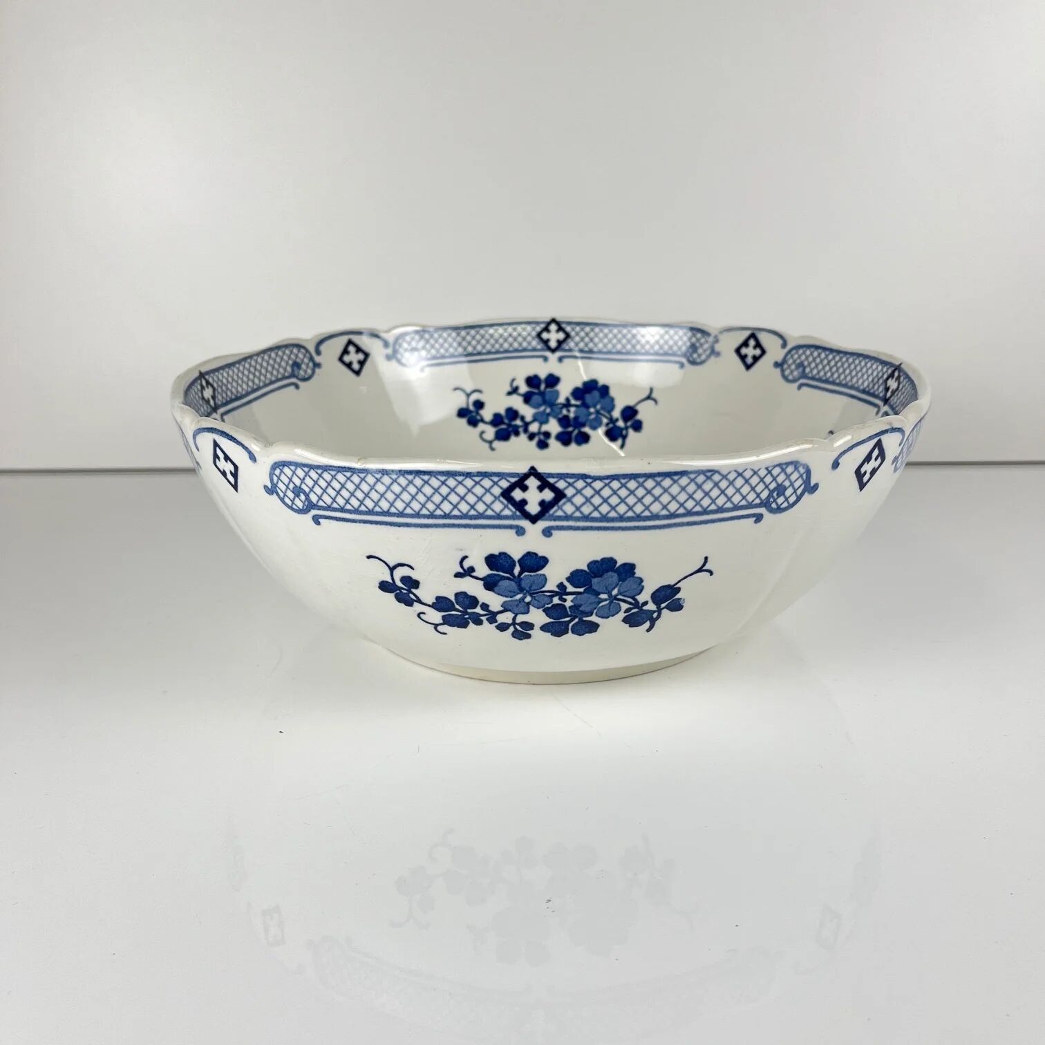 Saladier Terre de Fer KG Lunéville, modele "Jane", bleu, 1890-1915