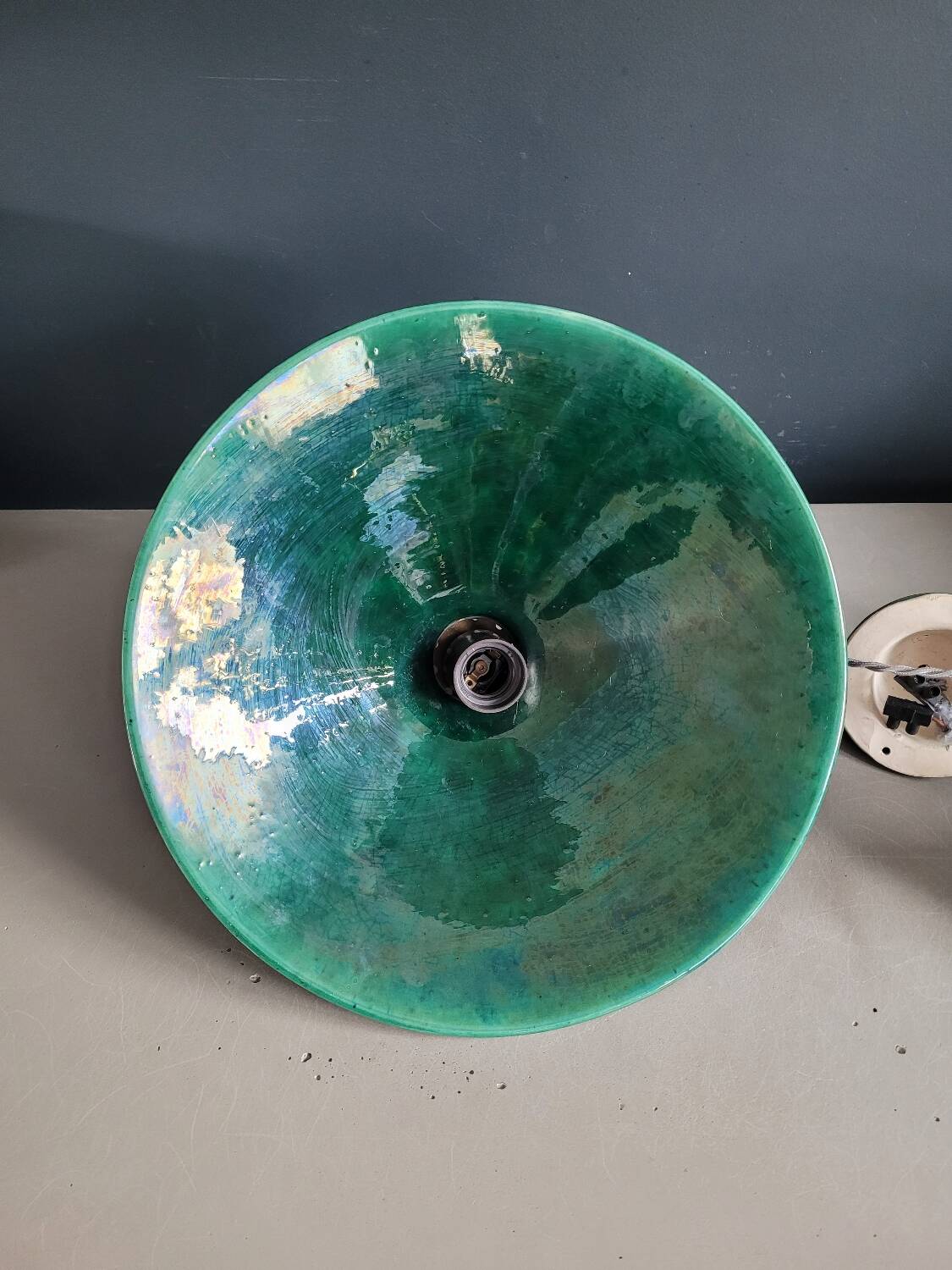 Green glazed ceramic pulley suspension
