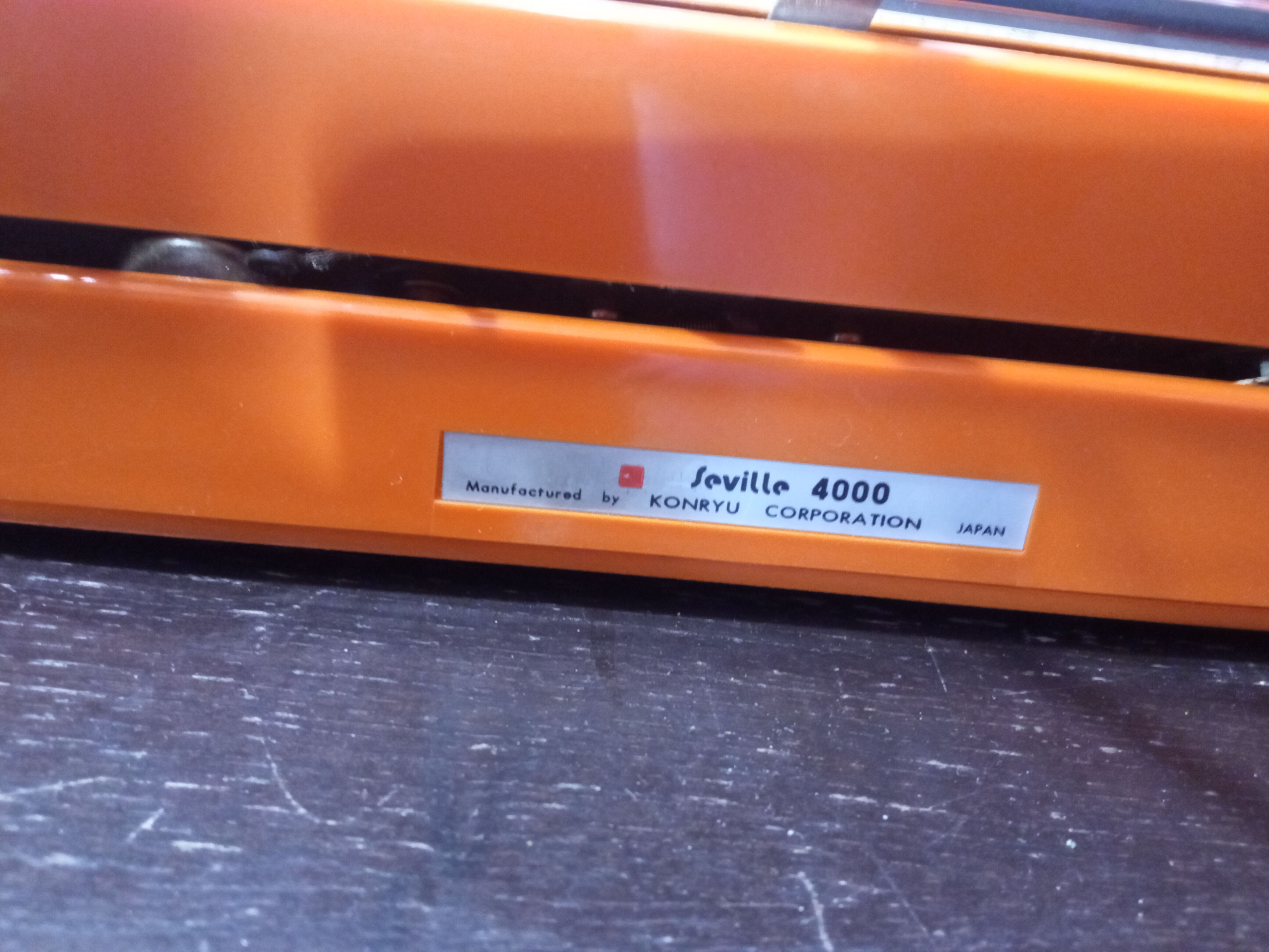 Typewriter Seville 4000