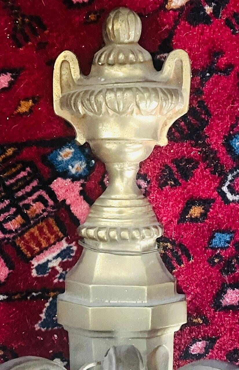 Pair of gilt and chiselled bronze wall lights with 3 lights - Louis XVI style