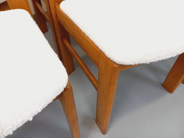 Suite de 6 chaises vintage en bois d’orme et tissu bouclette des années 70