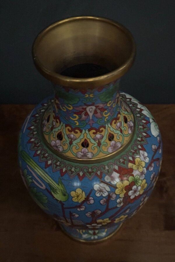 Vase cloisonné Chine milieu XXe décor floral