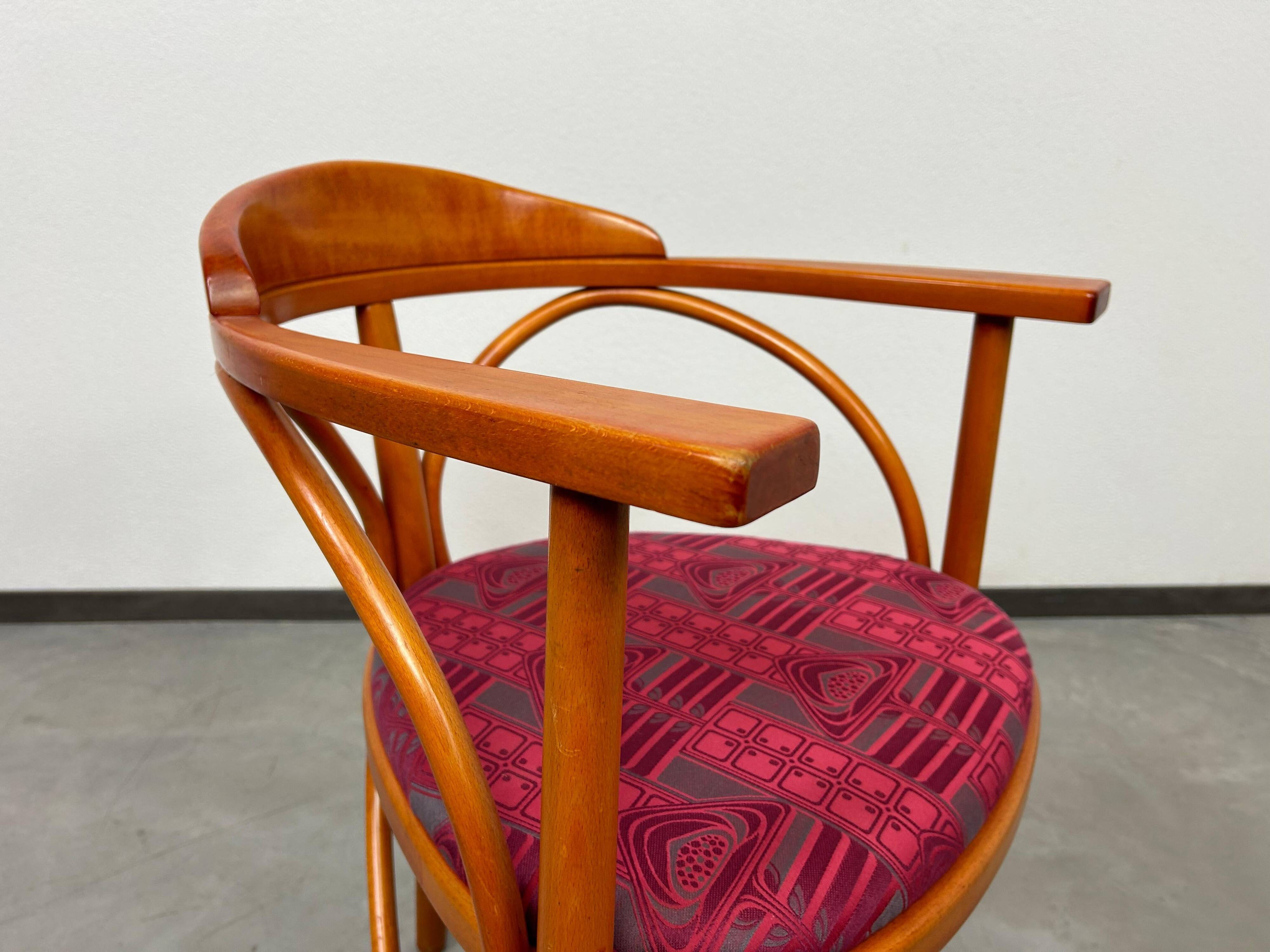 Tripod chairs Secession No. 81 by Thonet