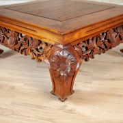 Table basse en chêne richement décorée, années 1950