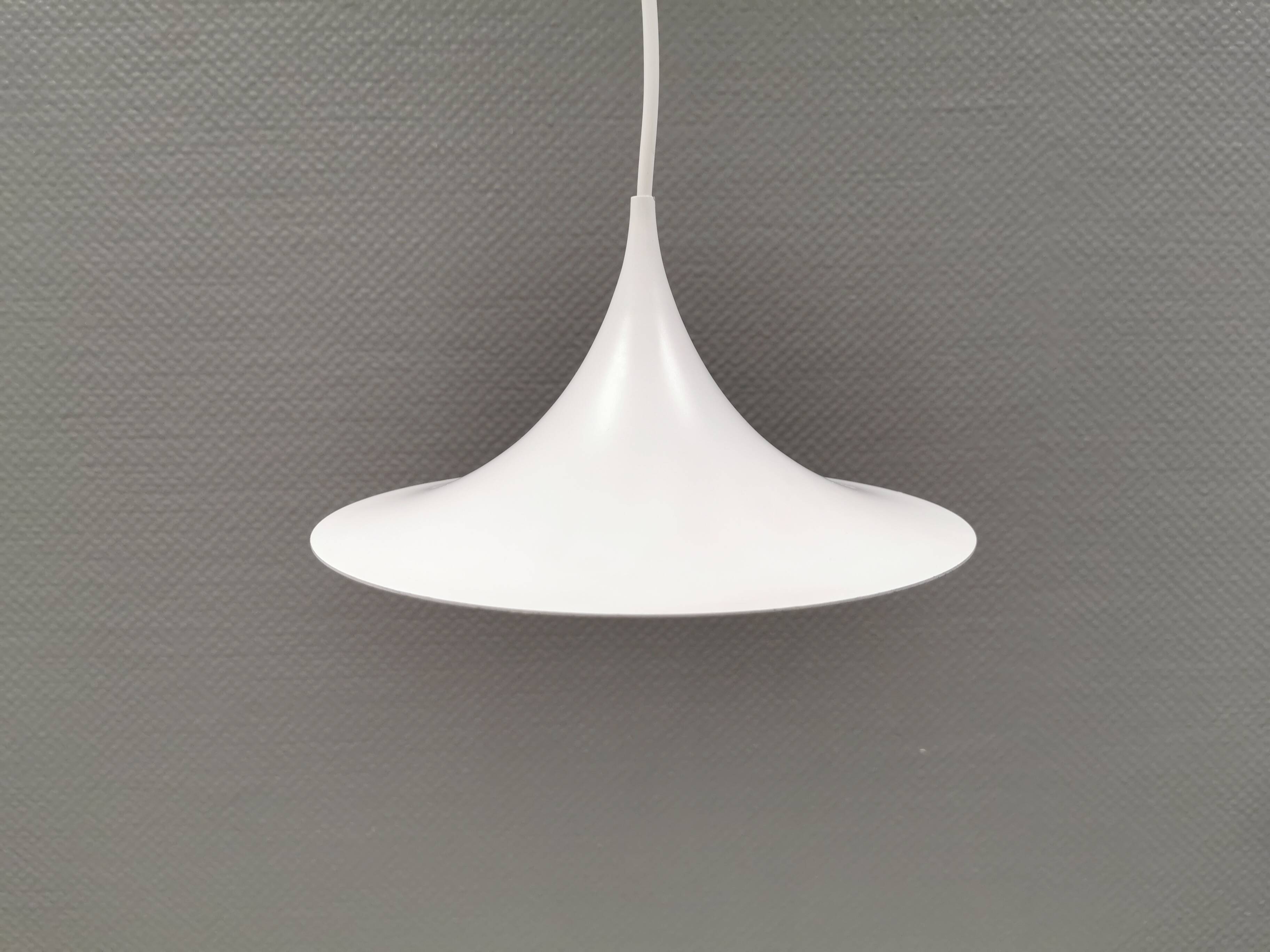 Small slim hanging lamp model Semi.