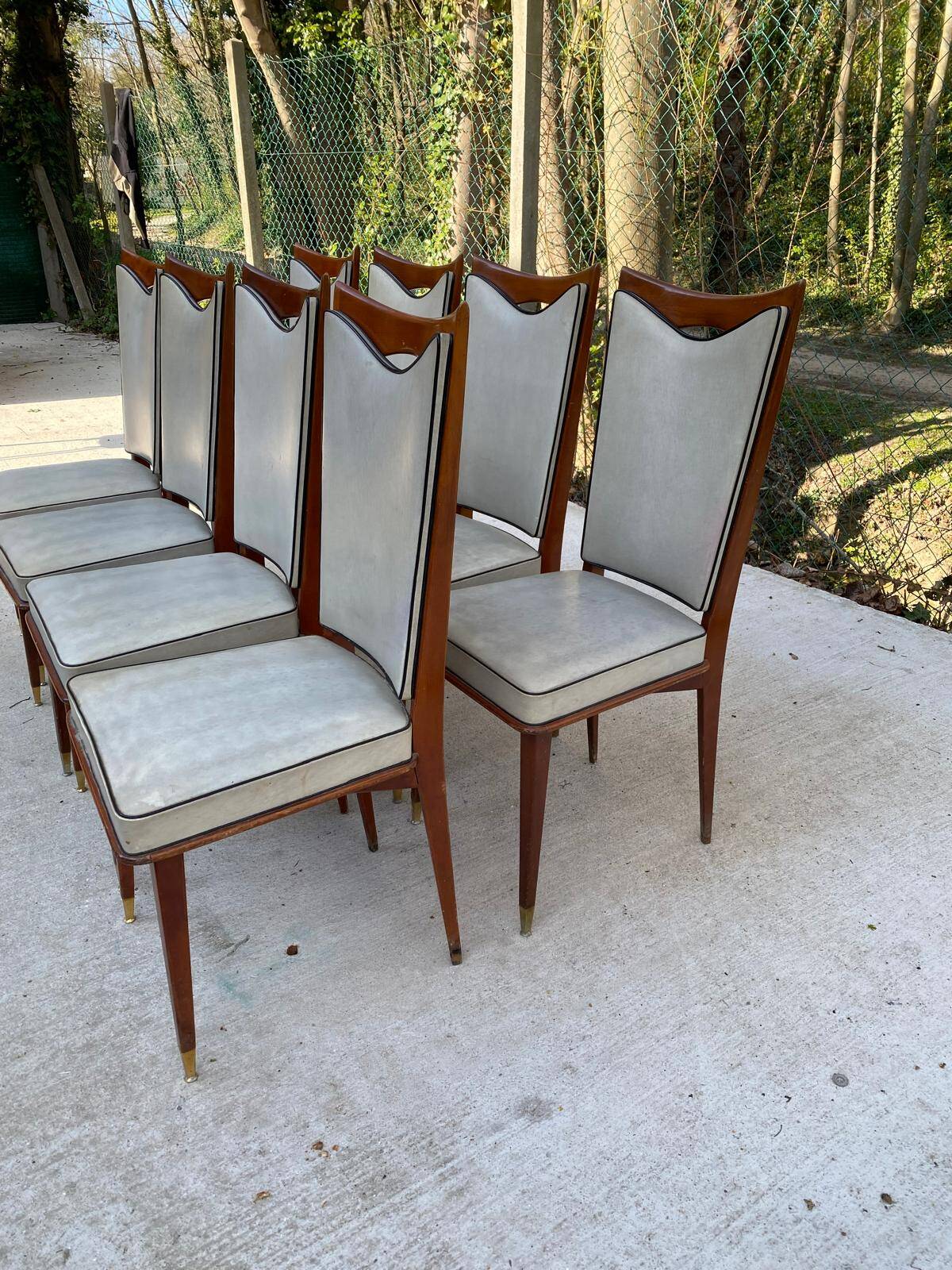 8 chaises scandinaves style italien 1950 bois et cuir blanc