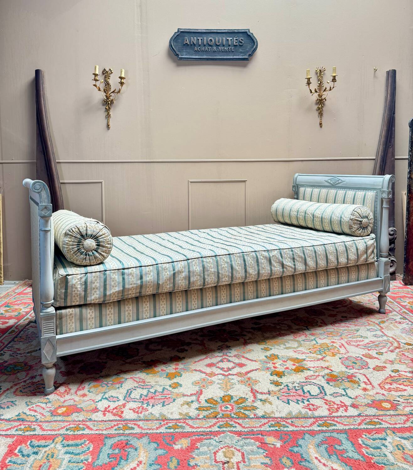 19th century Directoire style lacquered wooden daybed
