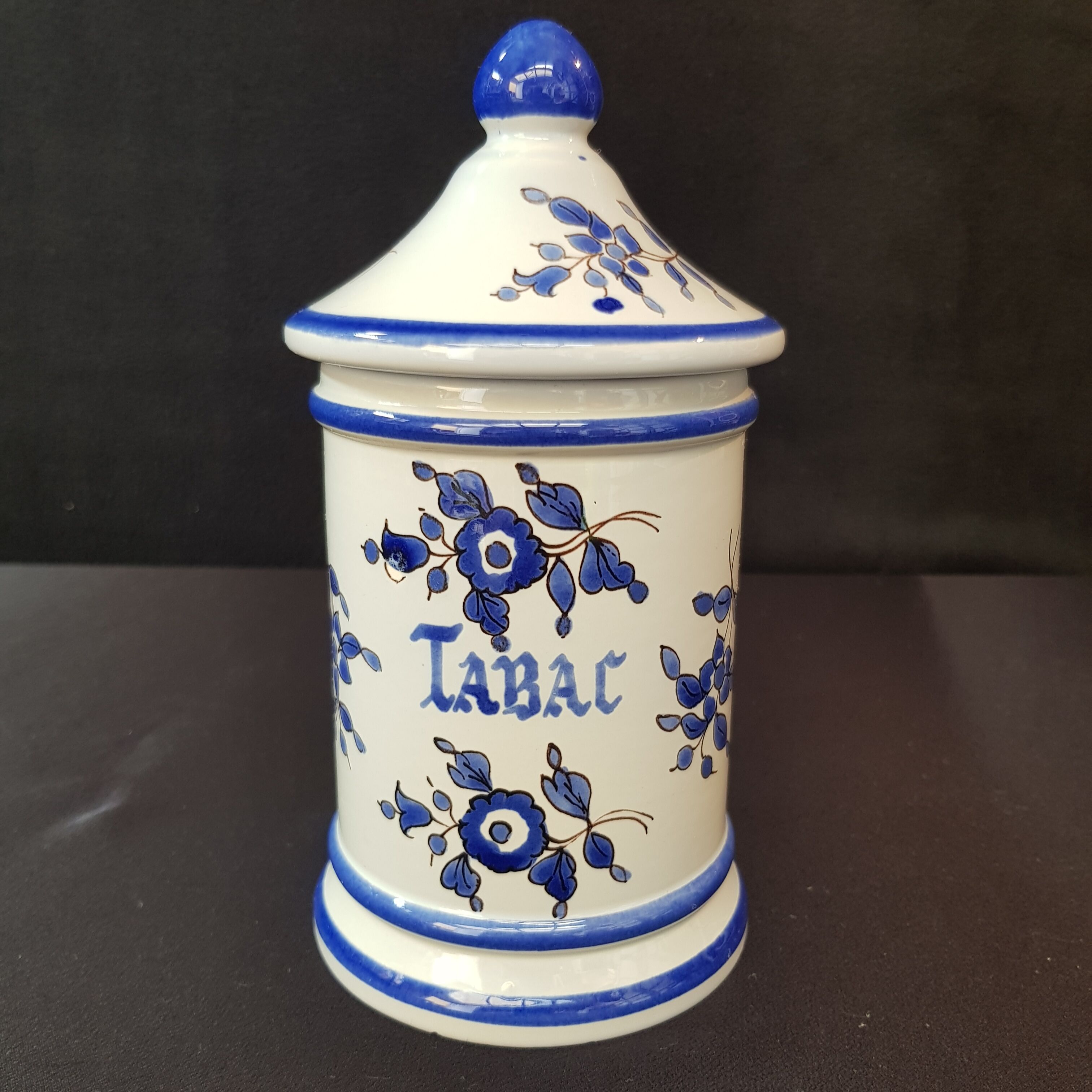 Ceramic tobacco pot