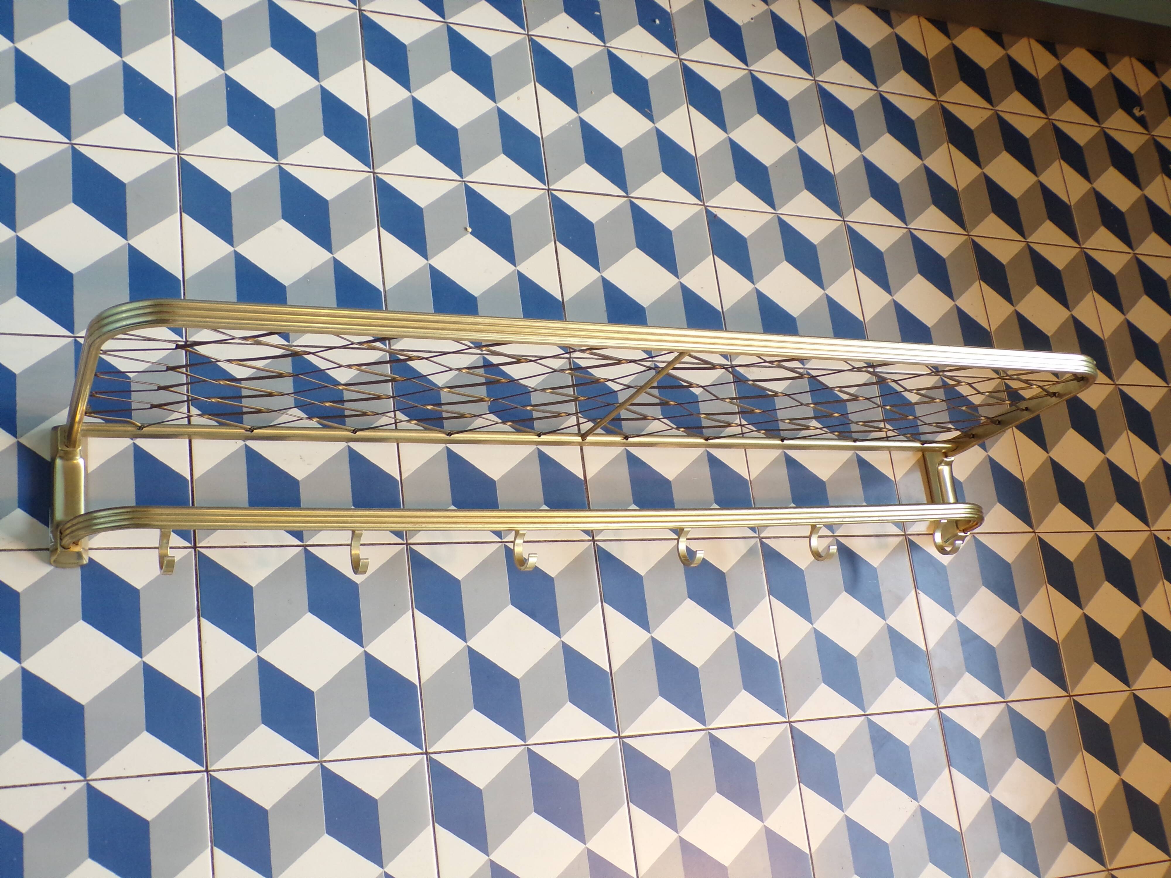 Coat rack style train luggage rack L=101 cm