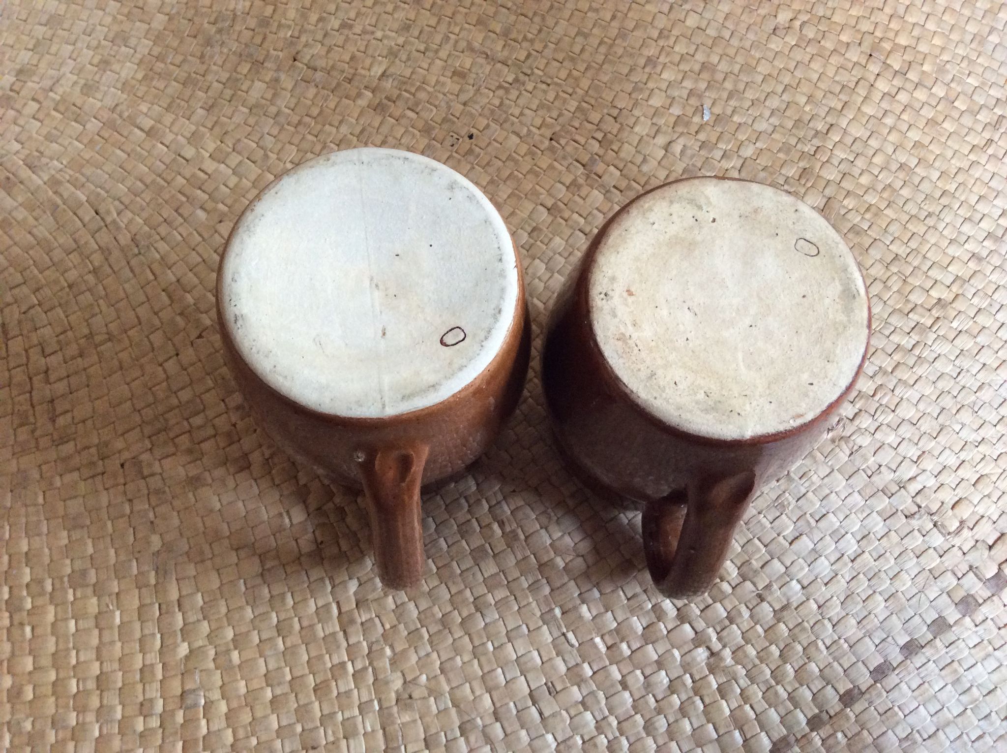 Series of 2 sandstone pots