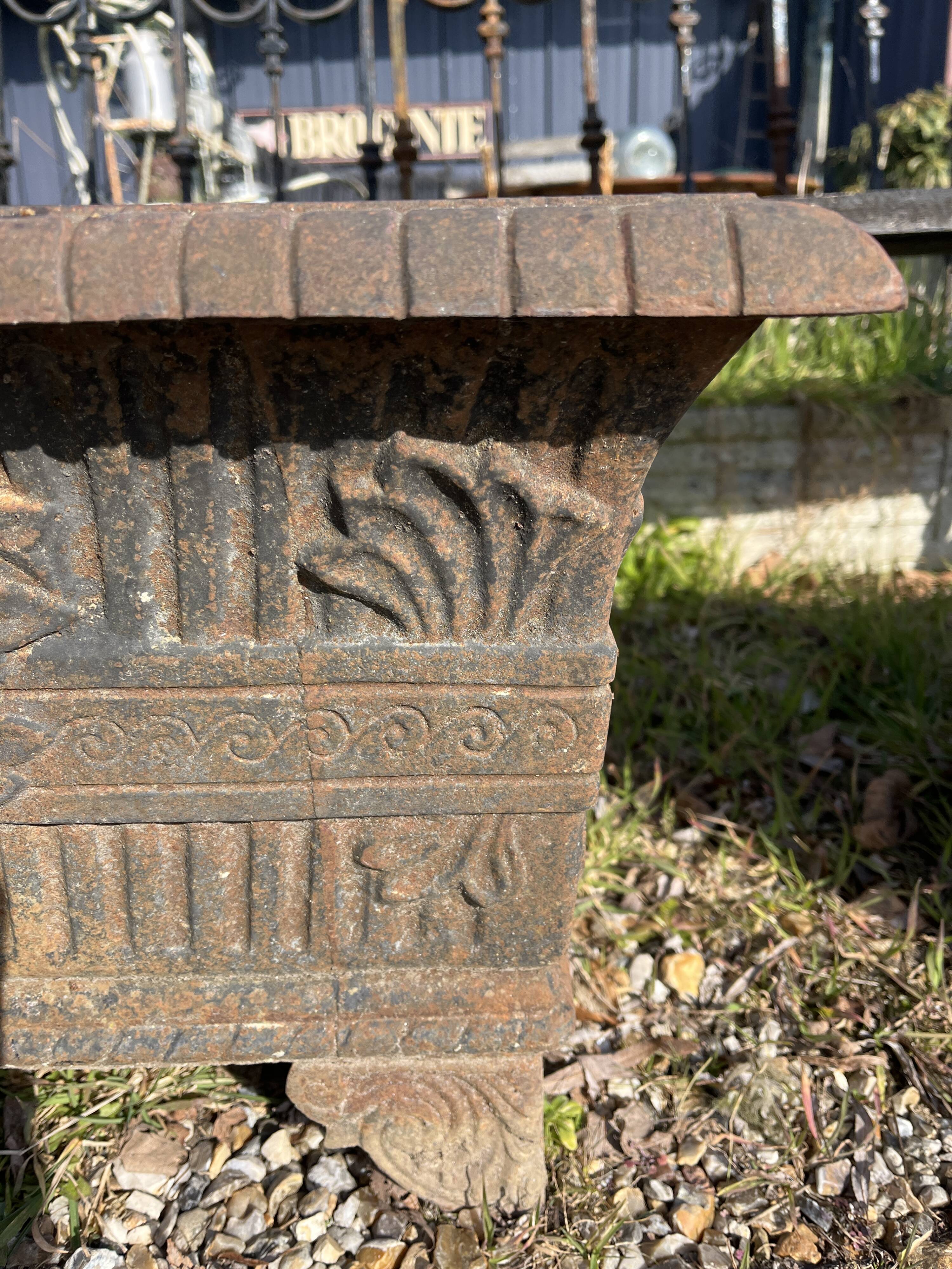 NIII cast iron planters