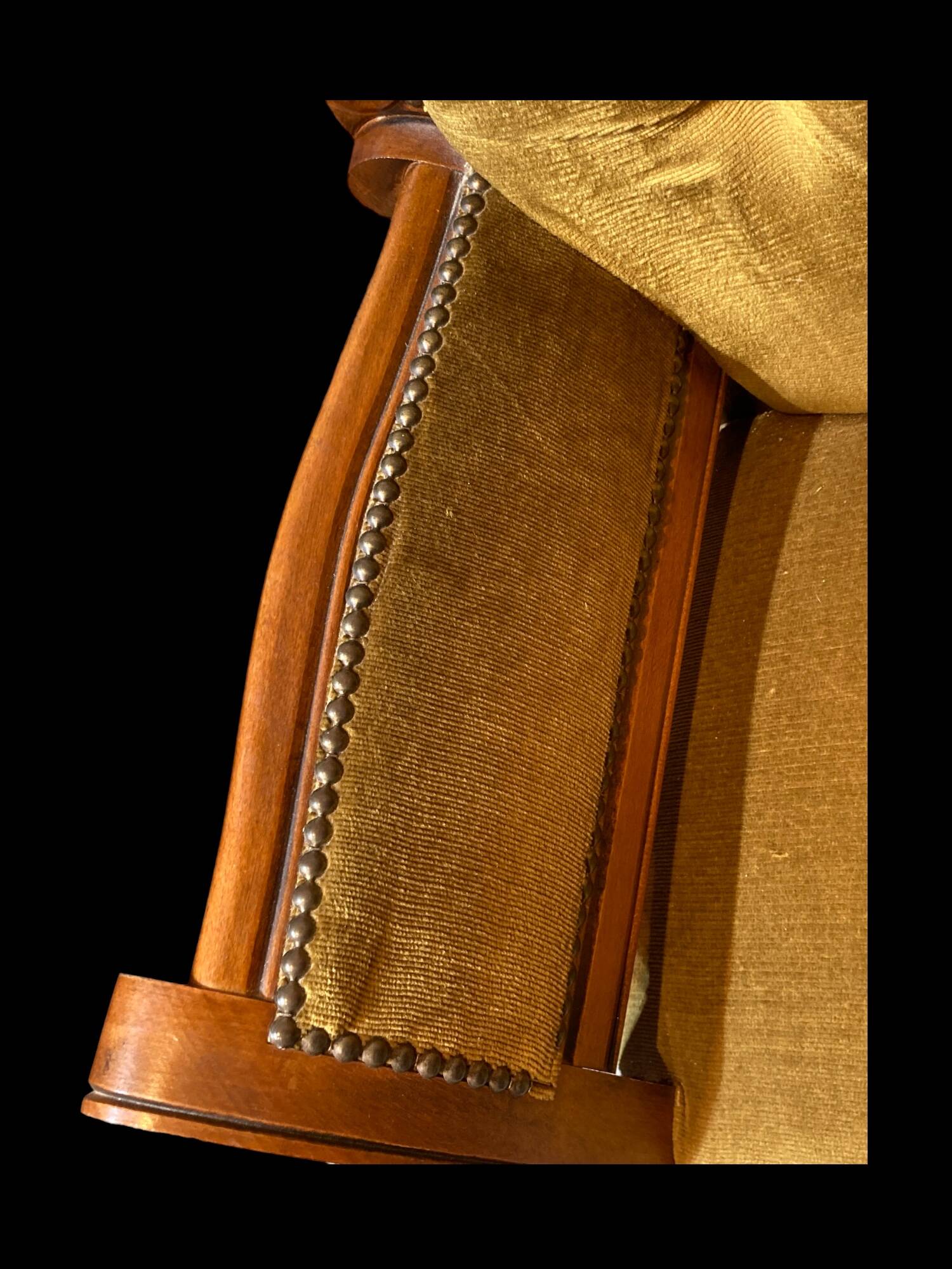 Telephone chair in wood and mustard fabric