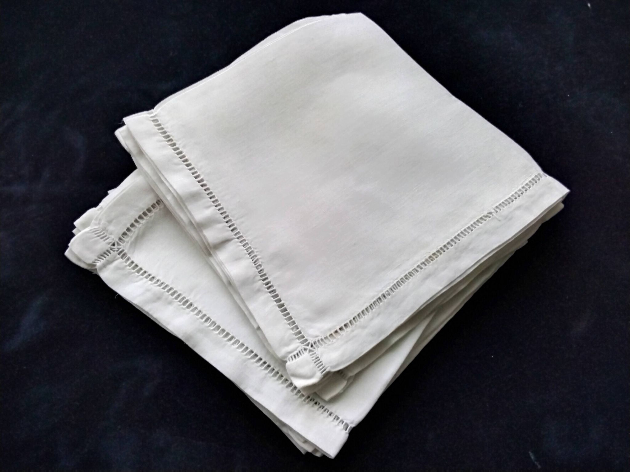12 Serviettes de table anciennes en lin blanc 44.5 x 45.5 cm