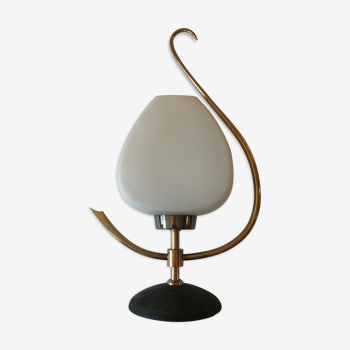 Art-Deco opaline and brass opaline pose lamp