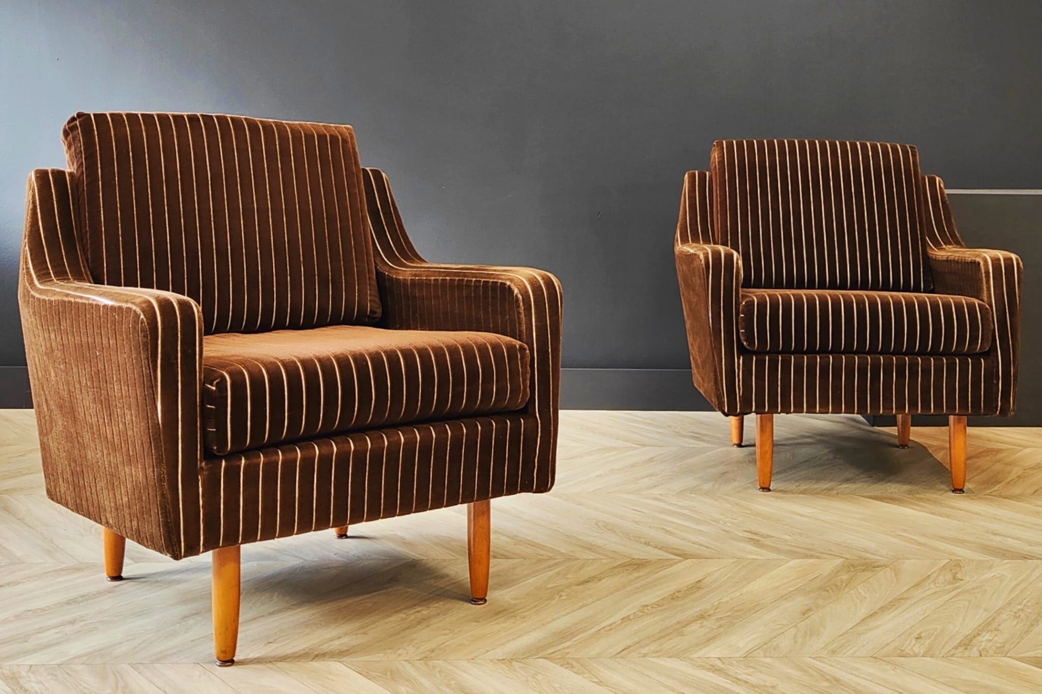 Two mid century armchairs vintage - set 2 chairs