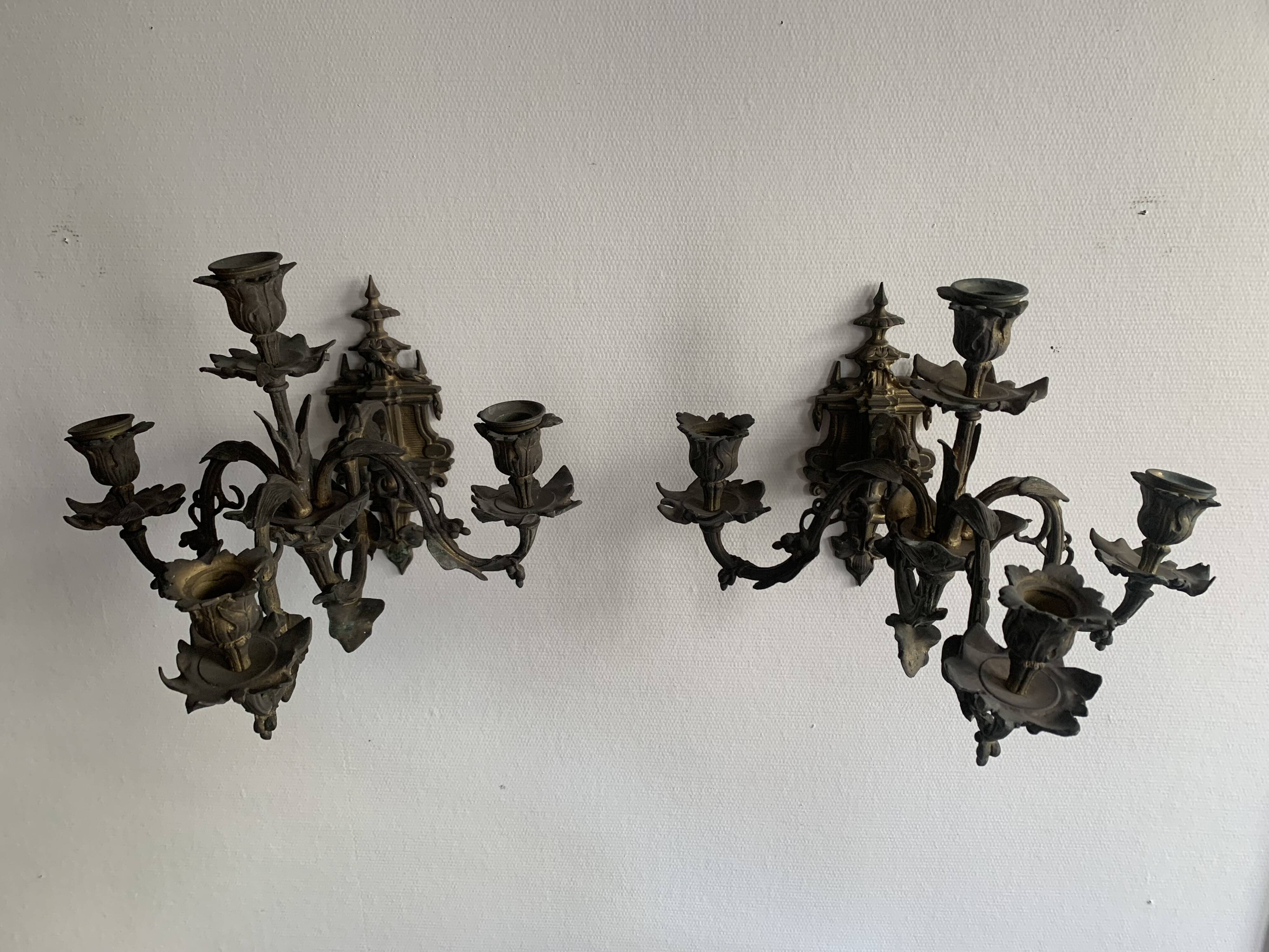 Antique patinated bronze wall sconce – 4 light arms, 19th century