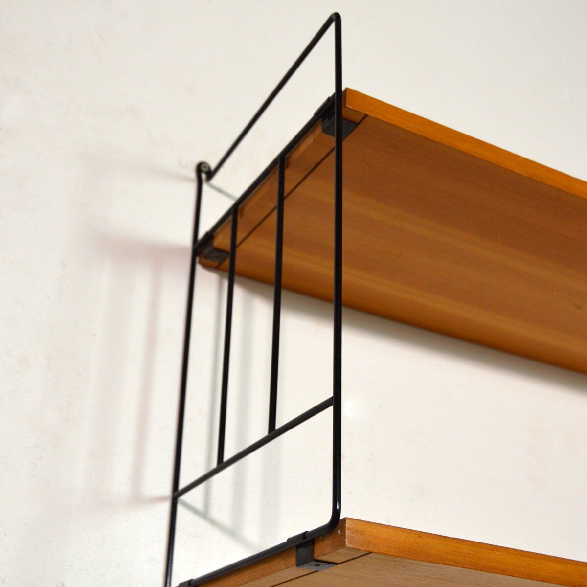 Shelf string 1960 vintage